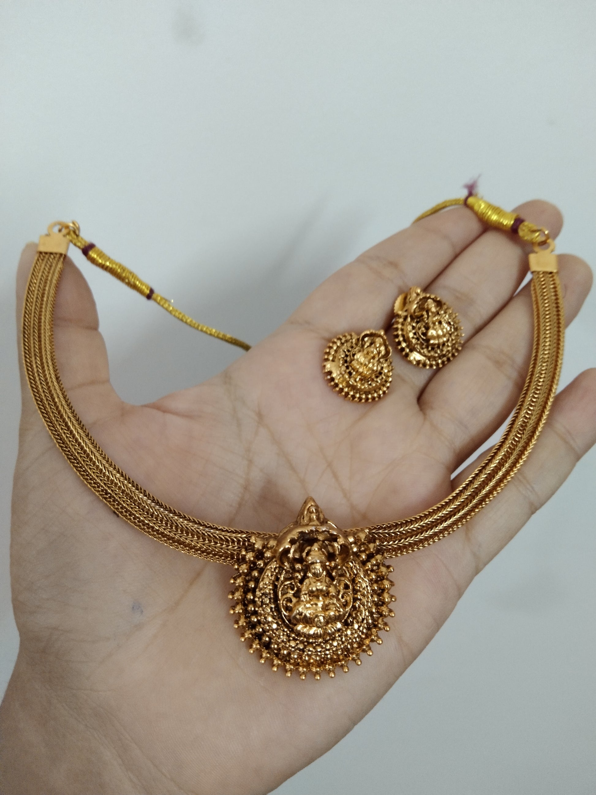 Lakshmi Pendant Necklace Set
