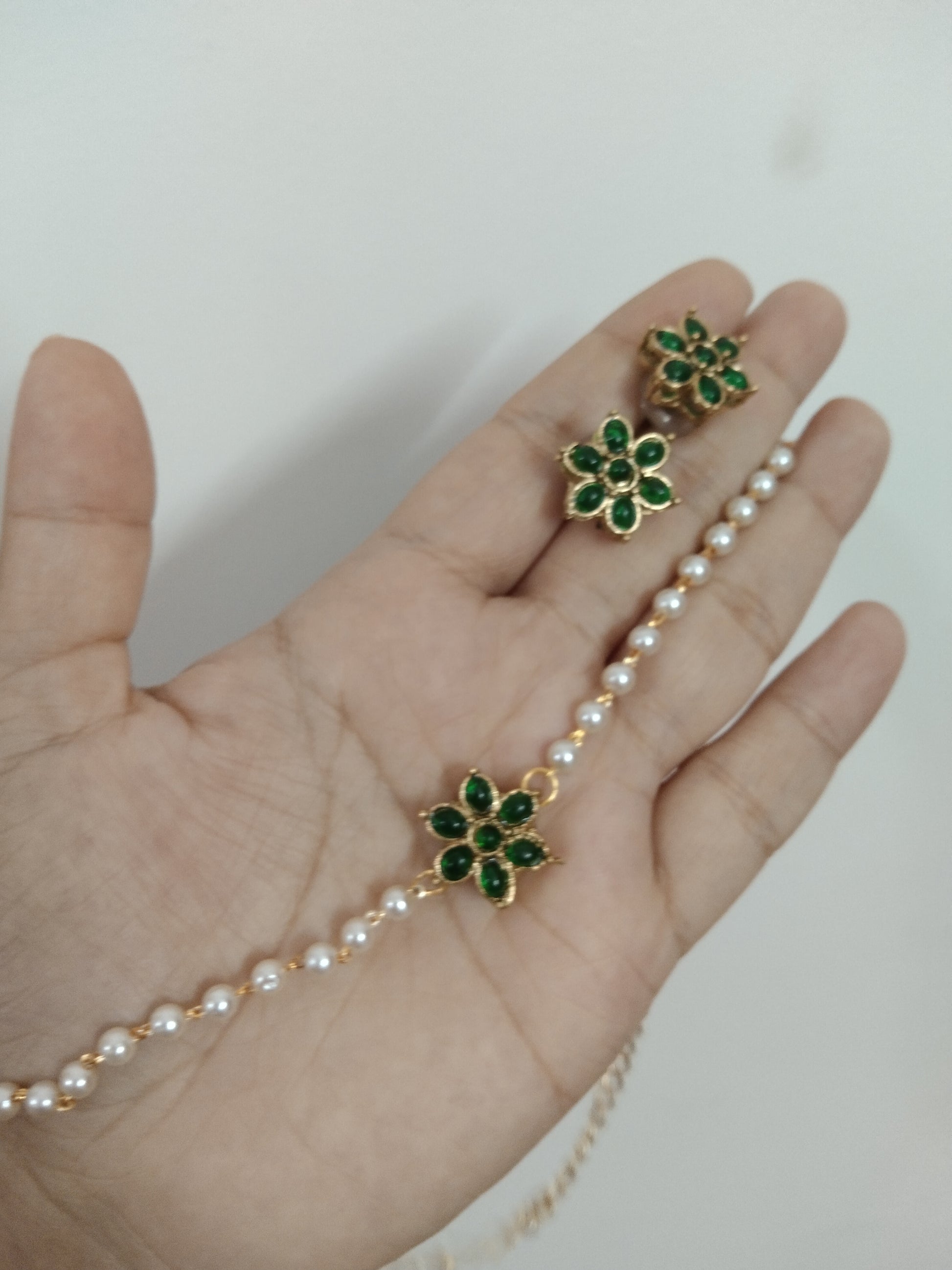 1 line Pearl Choker with Flower Pendant