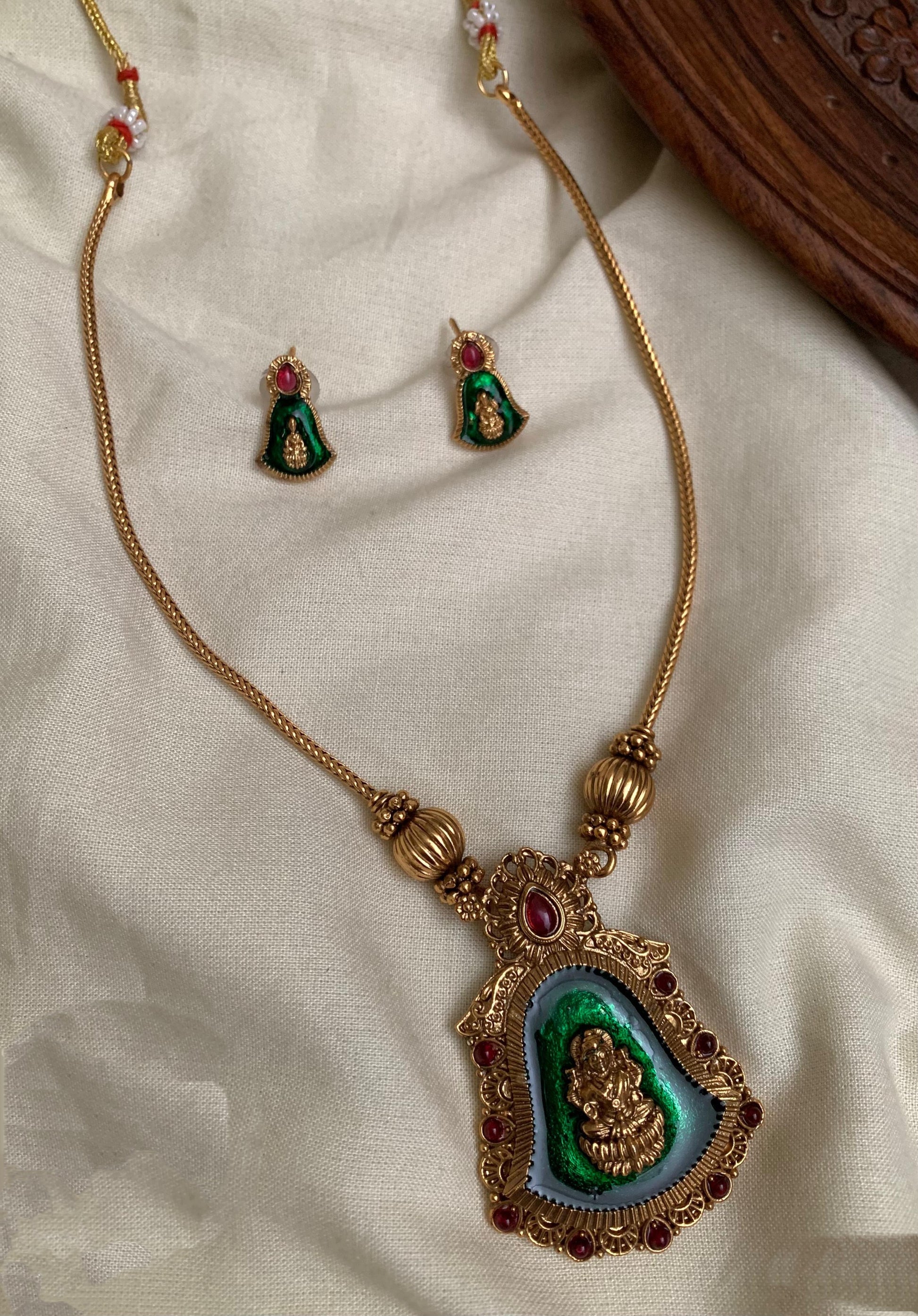 Lakshmi Pendant Enamel Necklace Set