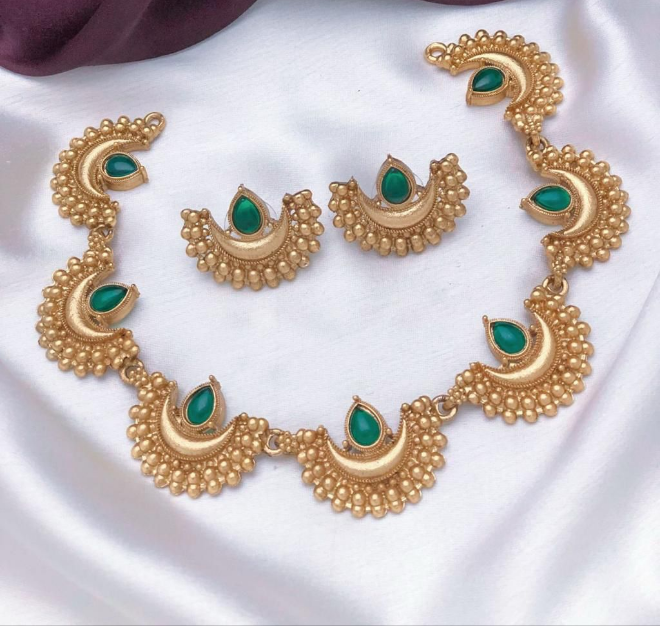 Half Moon Necklace Set
