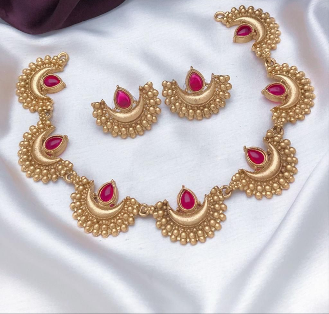 Half Moon Necklace Set