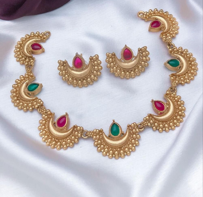 Half Moon Necklace Set