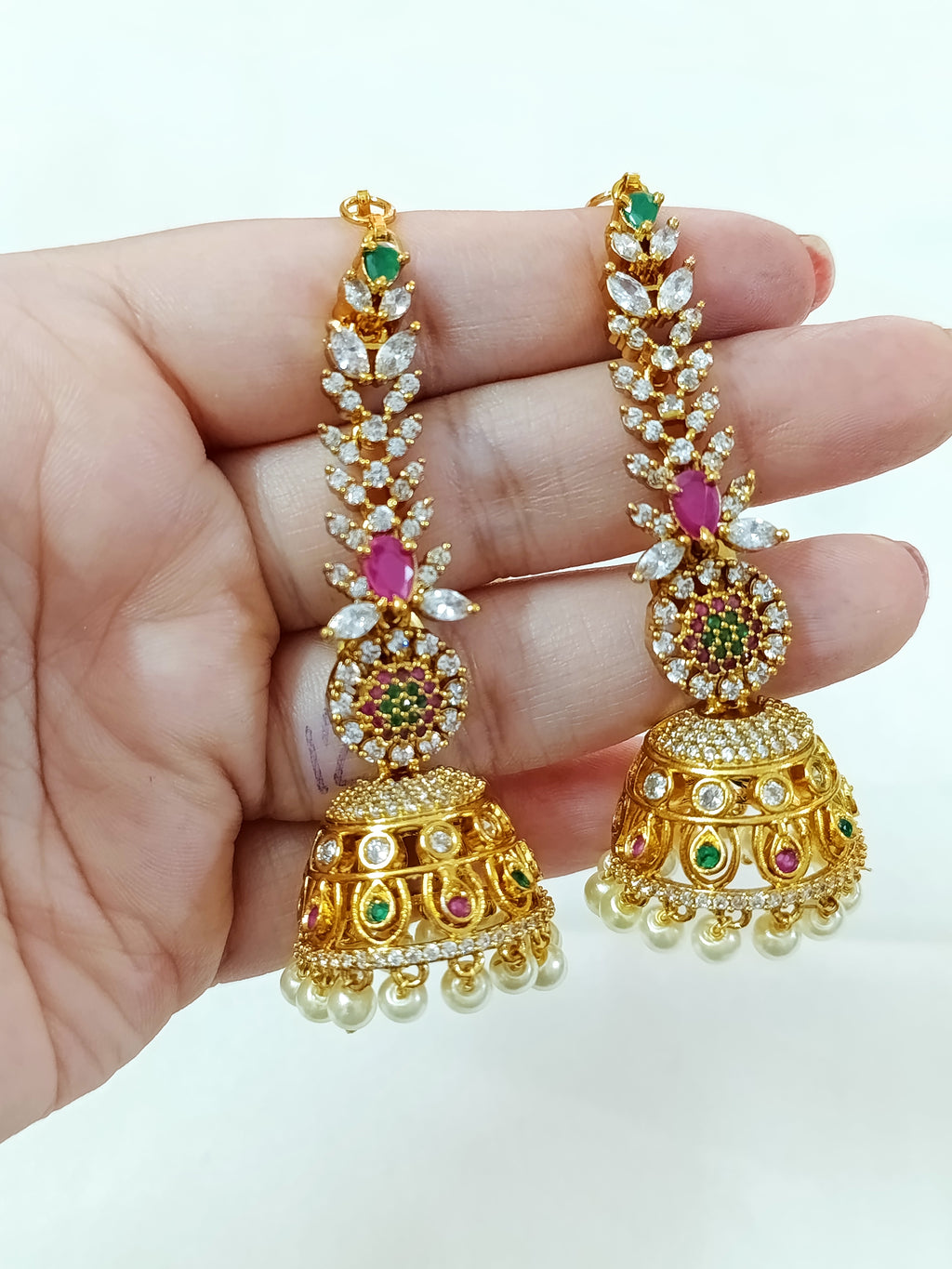 AD Jhumka with attached Earchain