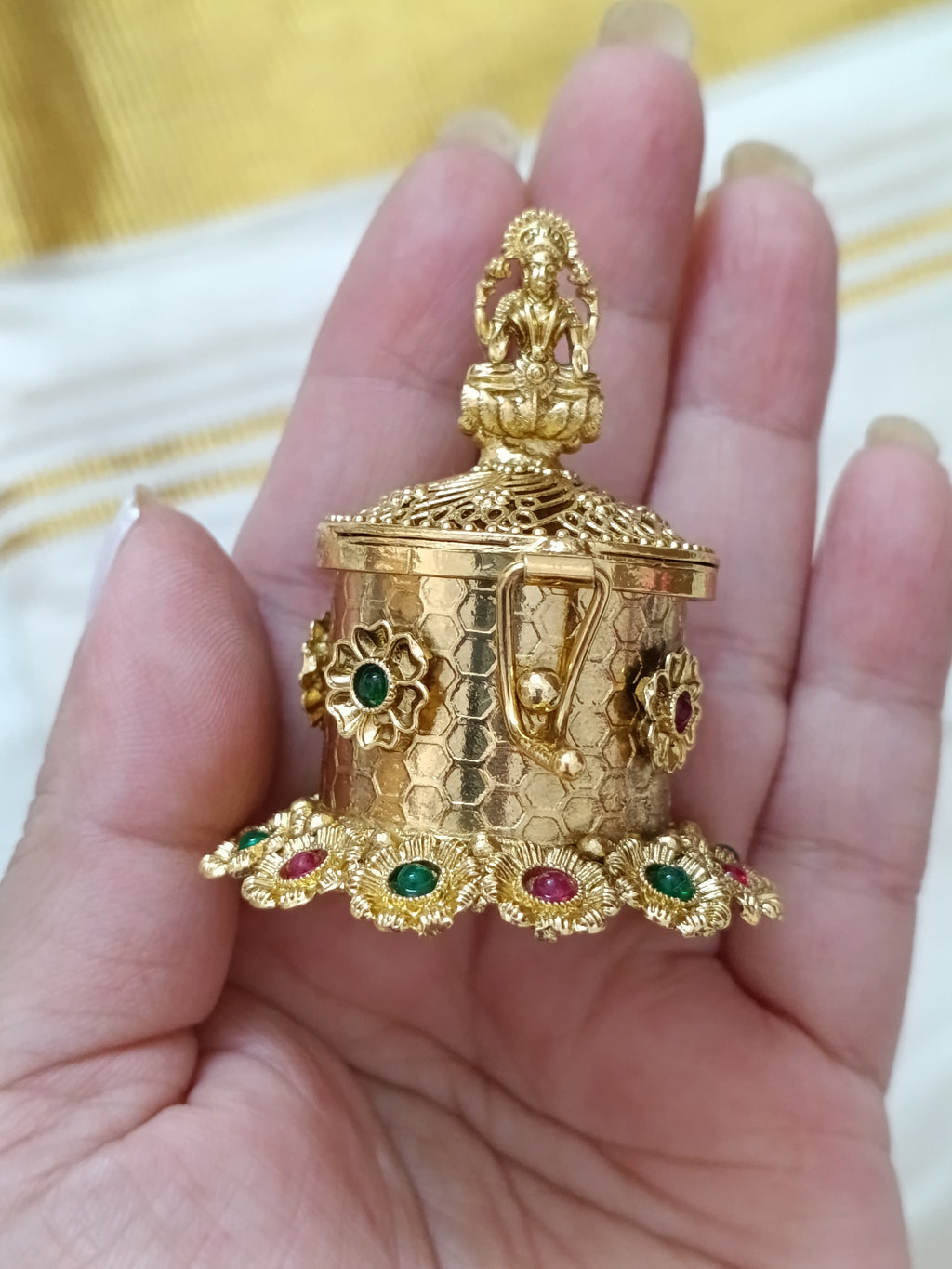 Lakshmi Kumkum Box V8