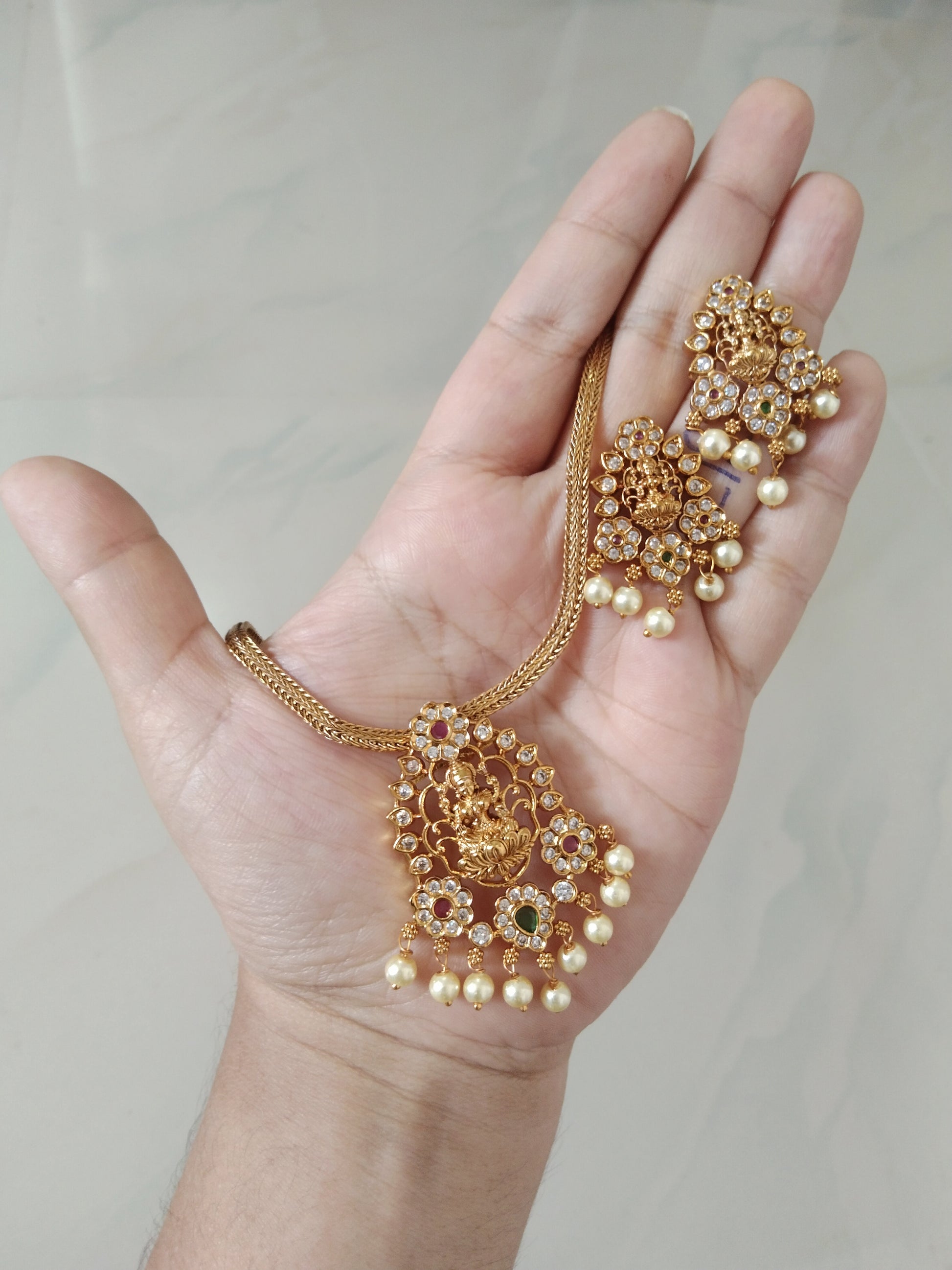 Lakshmi Pendant Necklace Set V4