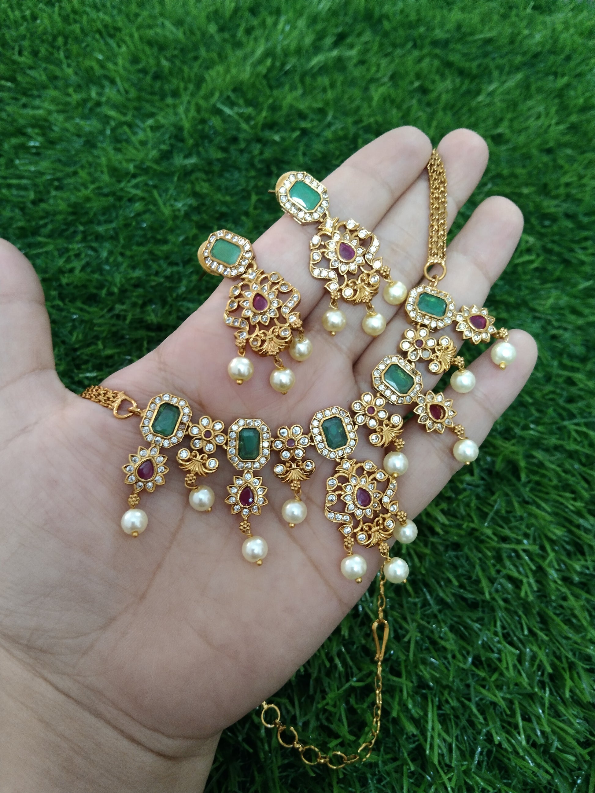 AD Stone Choker Set V1