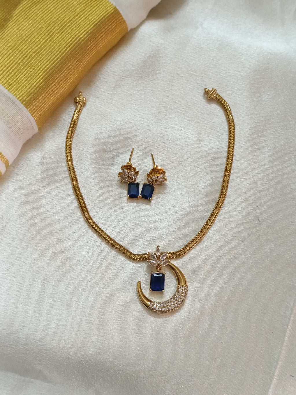 AD Half moon Pendant Necklace Set