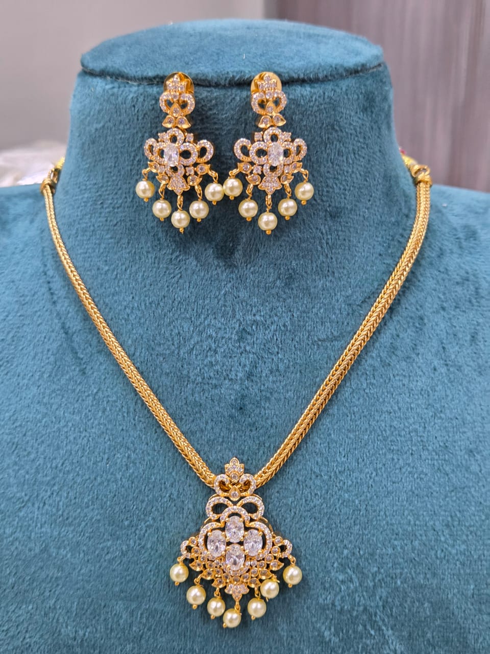 AD Attigai Necklace Set