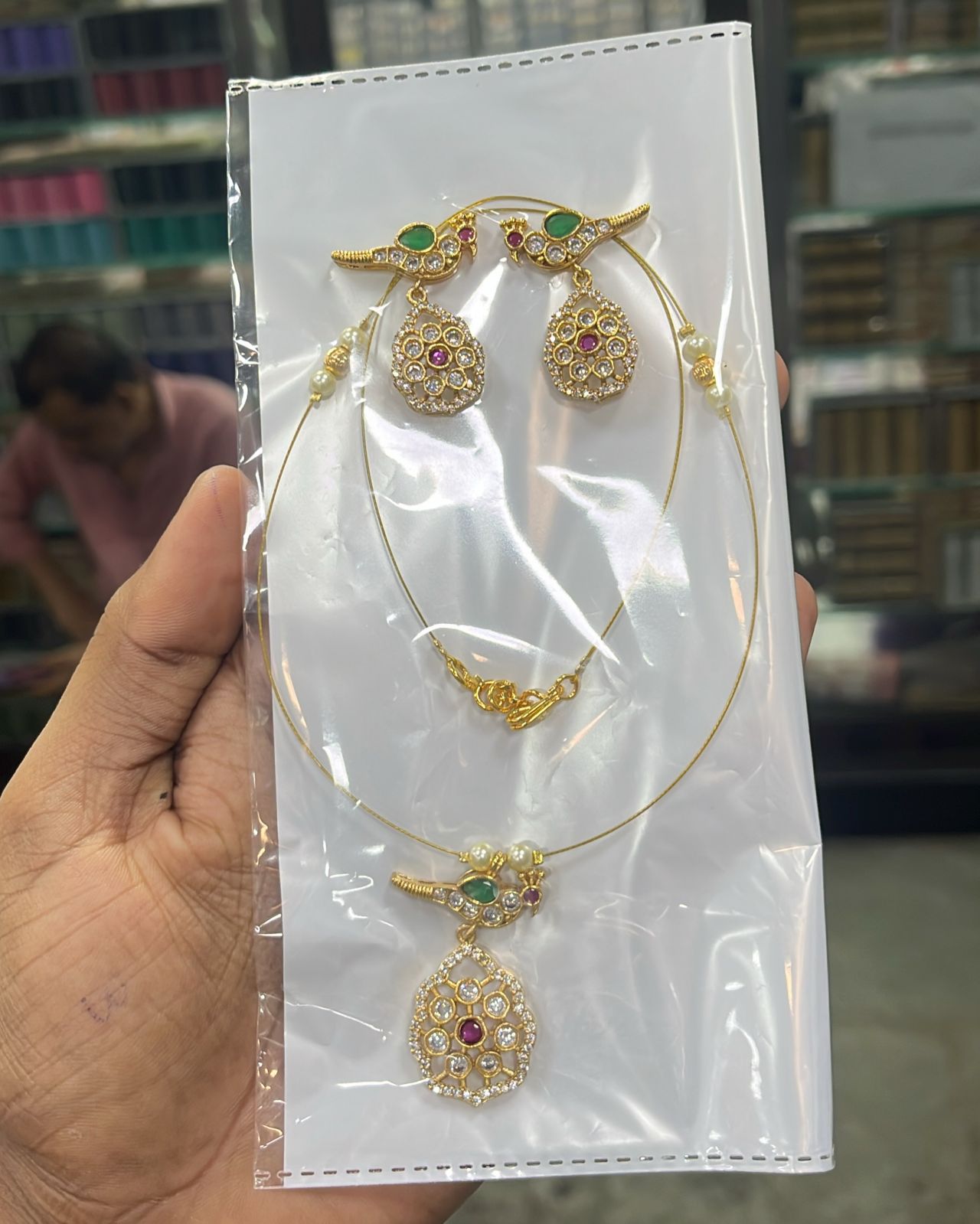 Invisible Parrot Chain Set