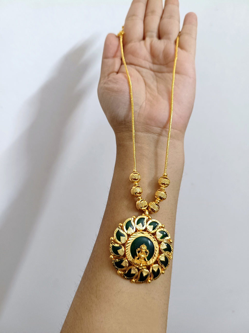 Micro Polish Palakka Pendant Mid Long Necklace