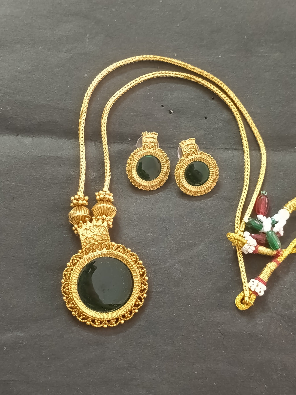 Matte Finish Palakka Round Pendant Mid Long Necklace Set