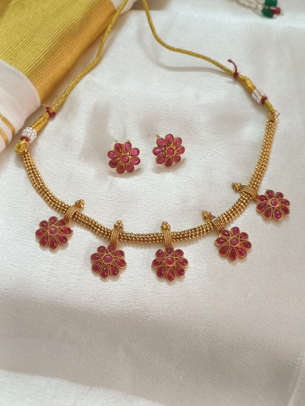 Matte Finish Flower Necklace Set