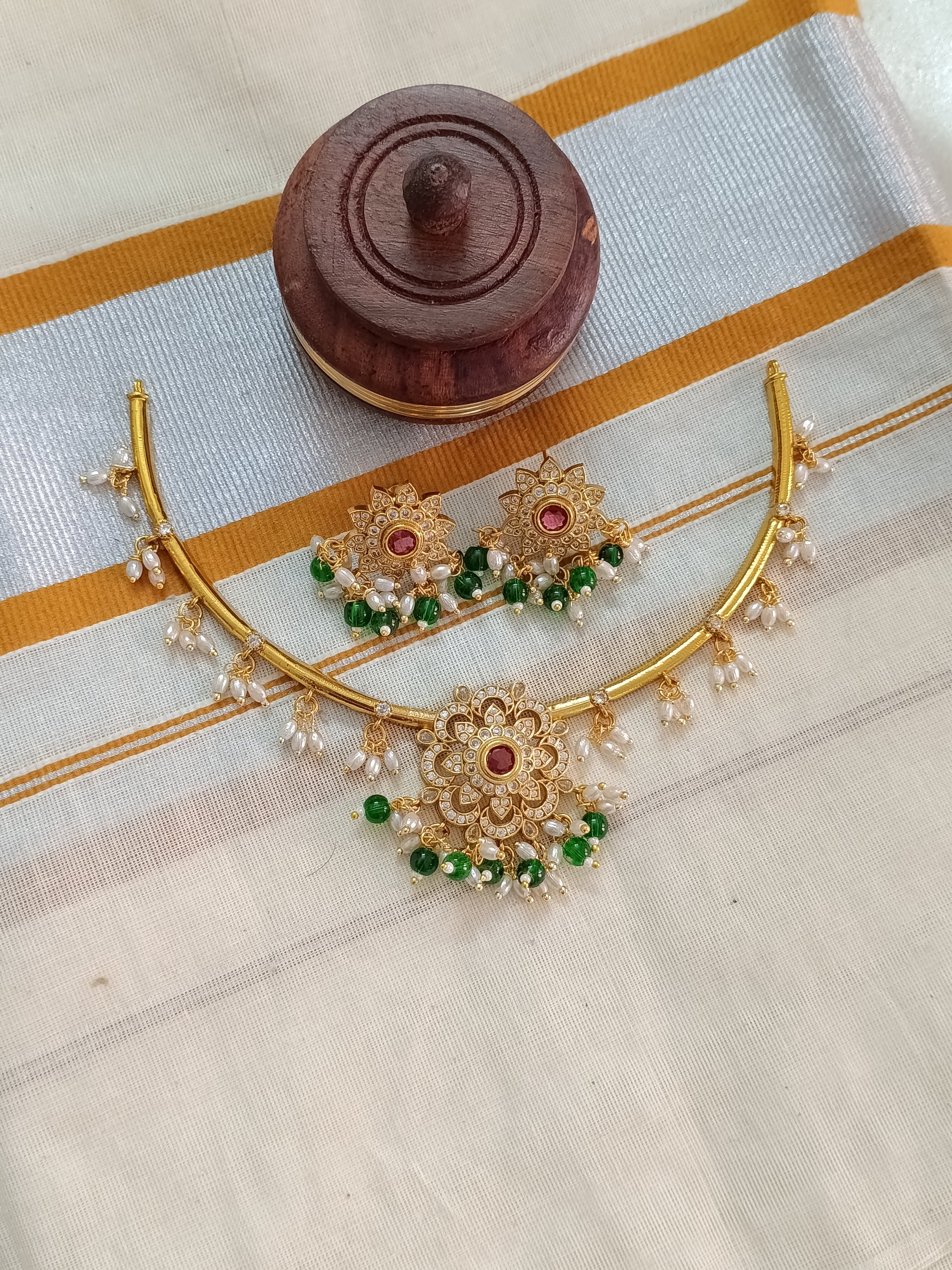 Matte Finish Floral Hasli Necklace Set