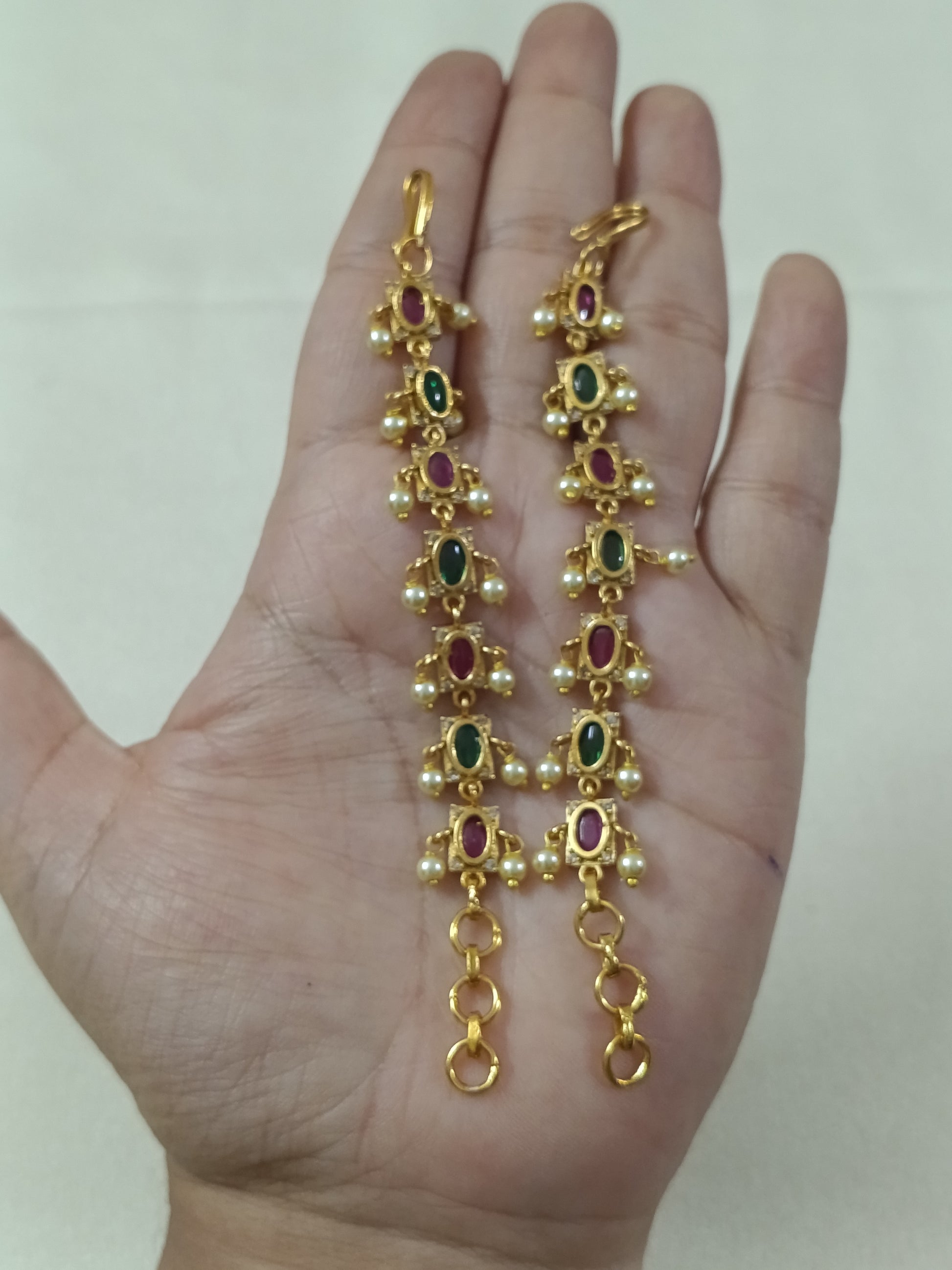 AD Stone Earchain