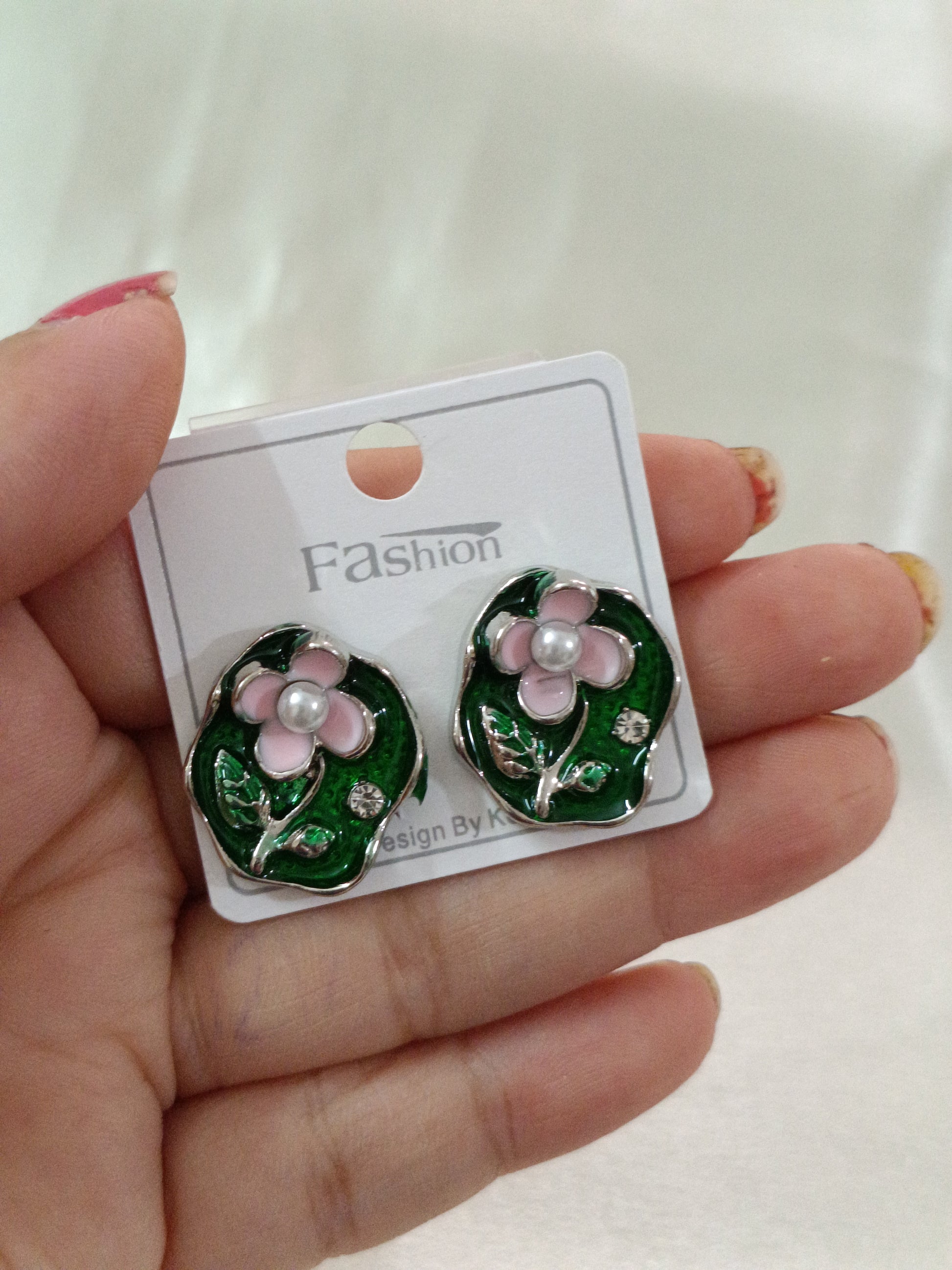 Budget Earring V3