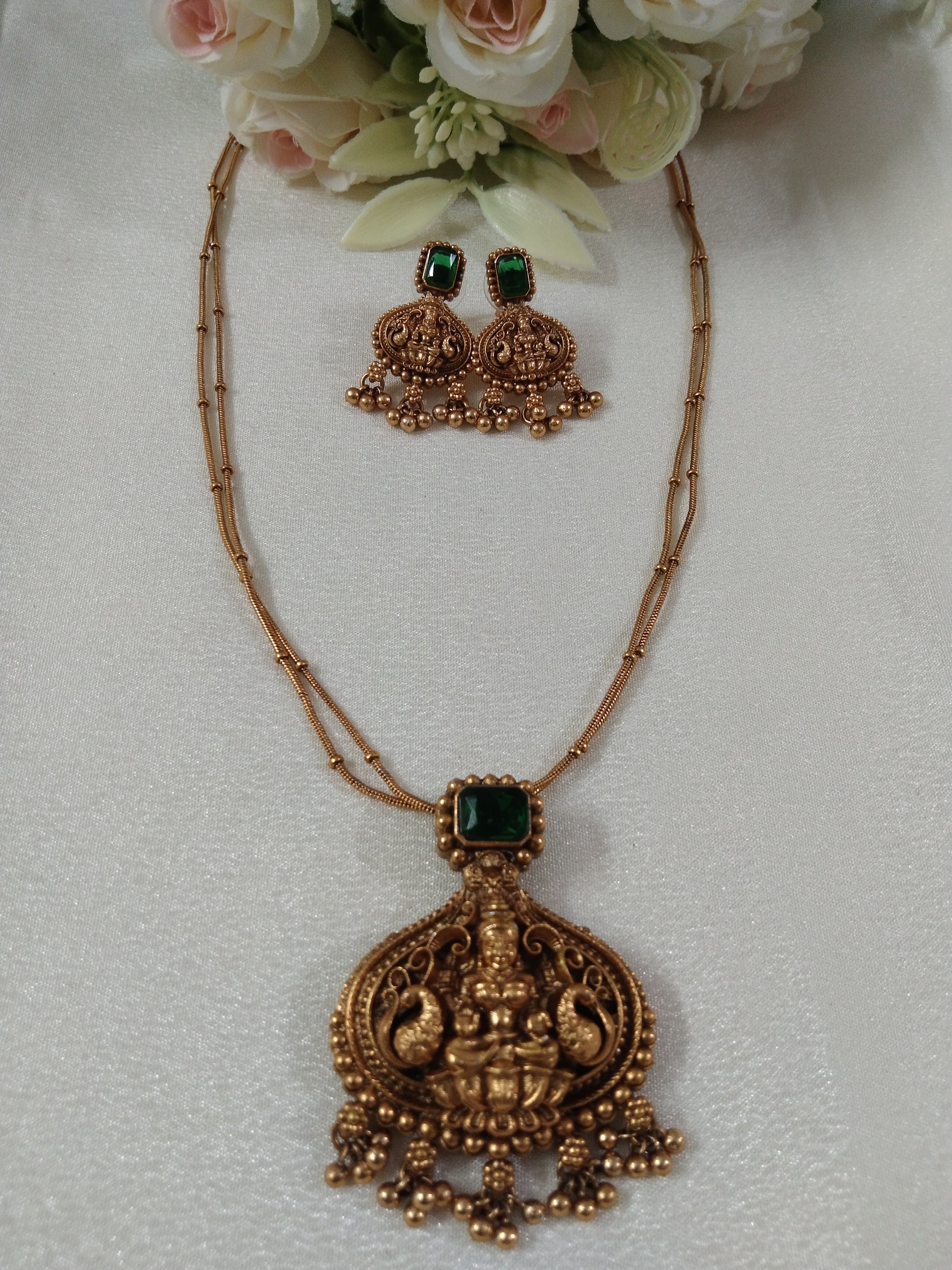 Lakshmi Pendant Green Stone Necklace Set