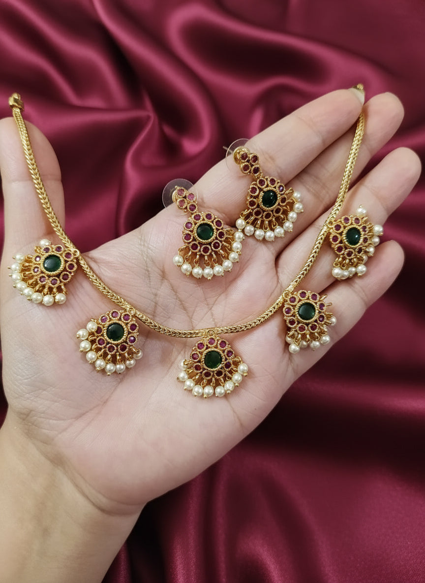 5 Pendant Necklace Set