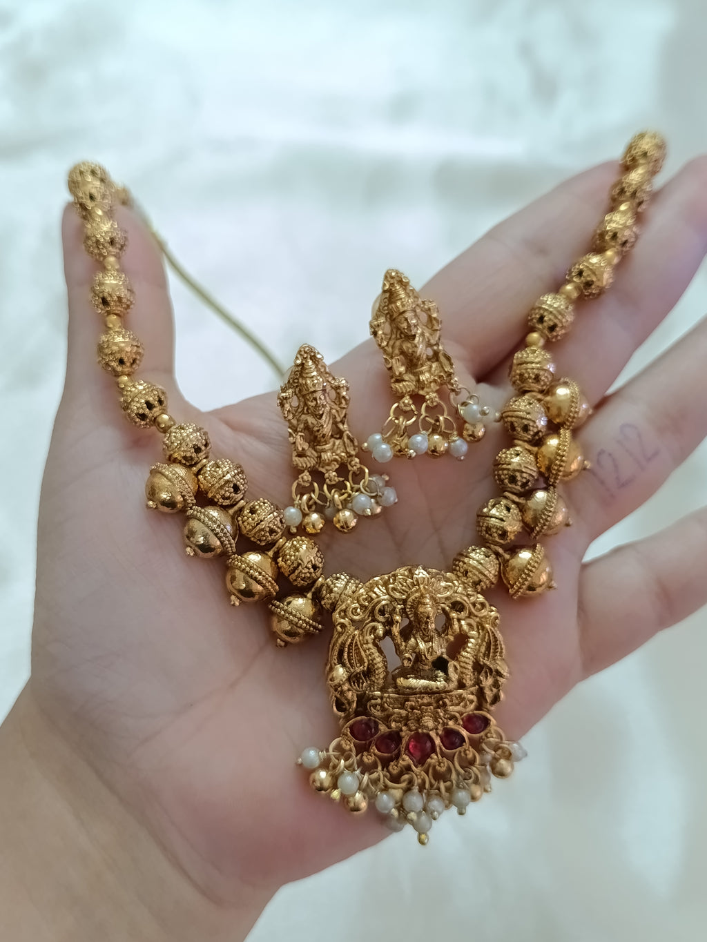 Lakshmi Pendant Ball Necklace Set