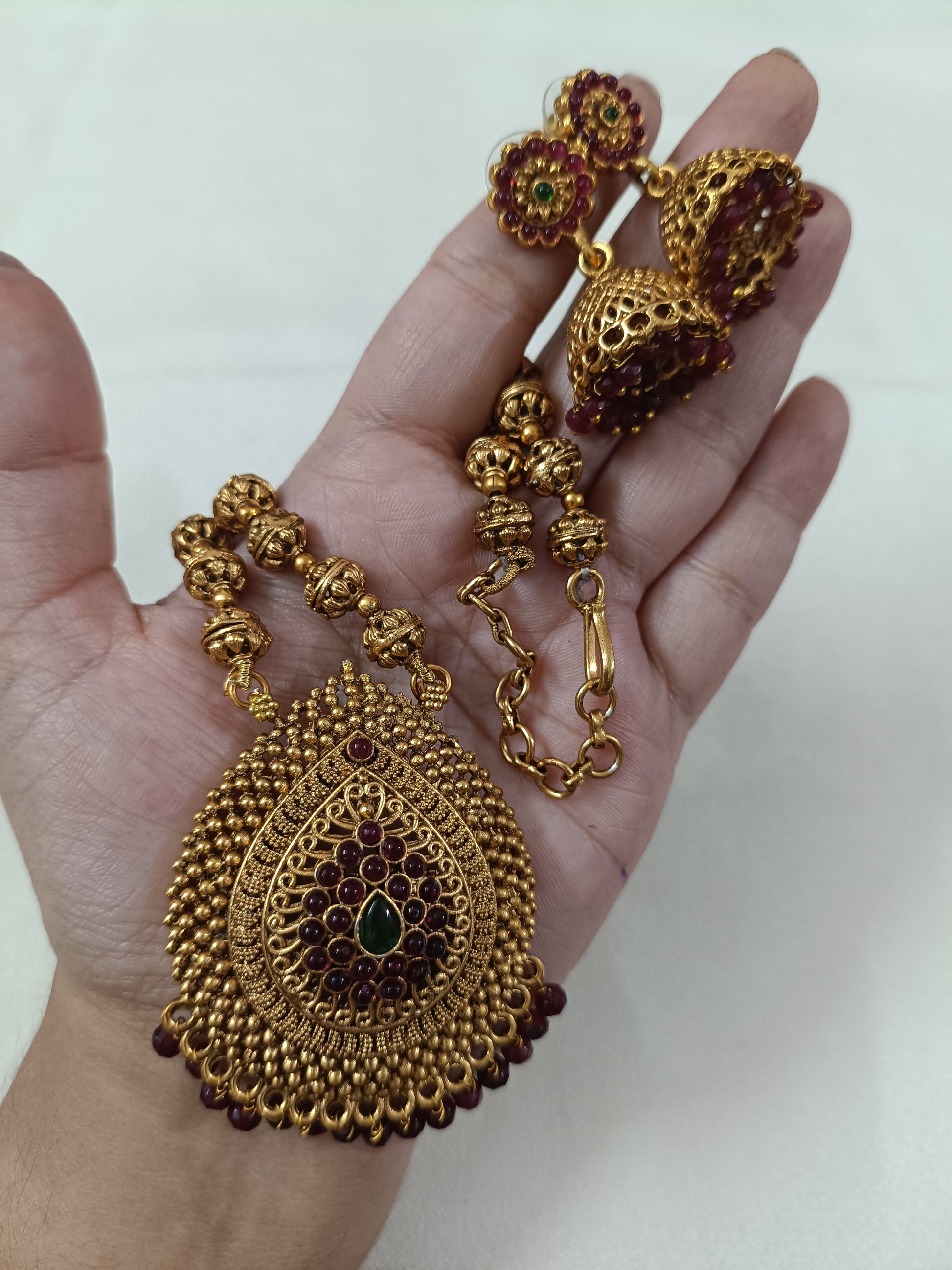 Matte Finish Non Idol Floral Mid Long Necklace Set