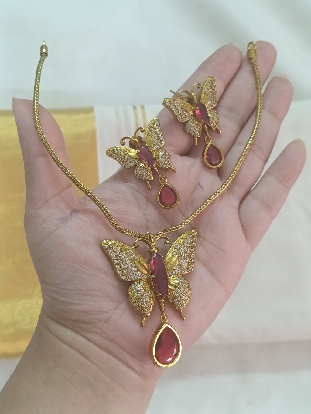 Butterfly AD Pendant Necklace Set V126