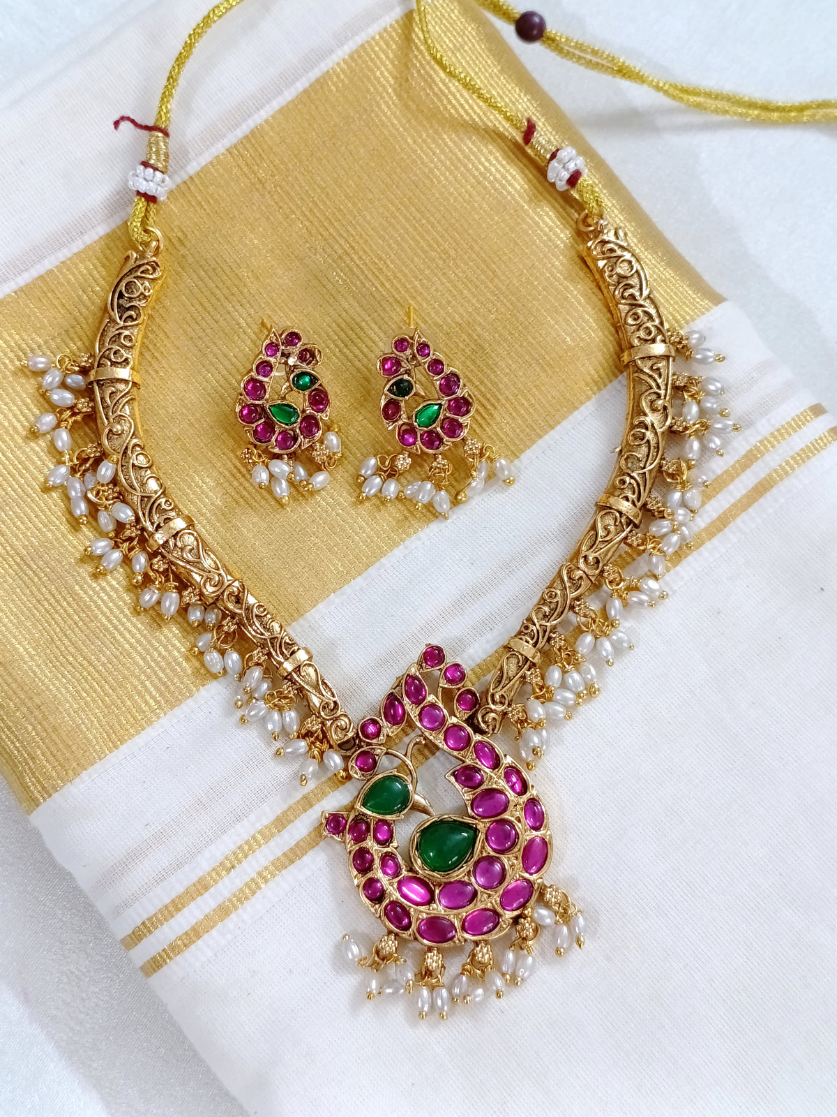 Non Idol Hasli Necklace Set V233
