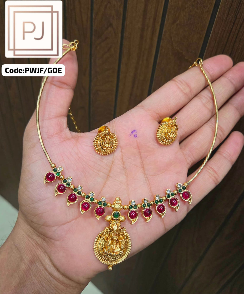 Lakshmi Pendant Hasli