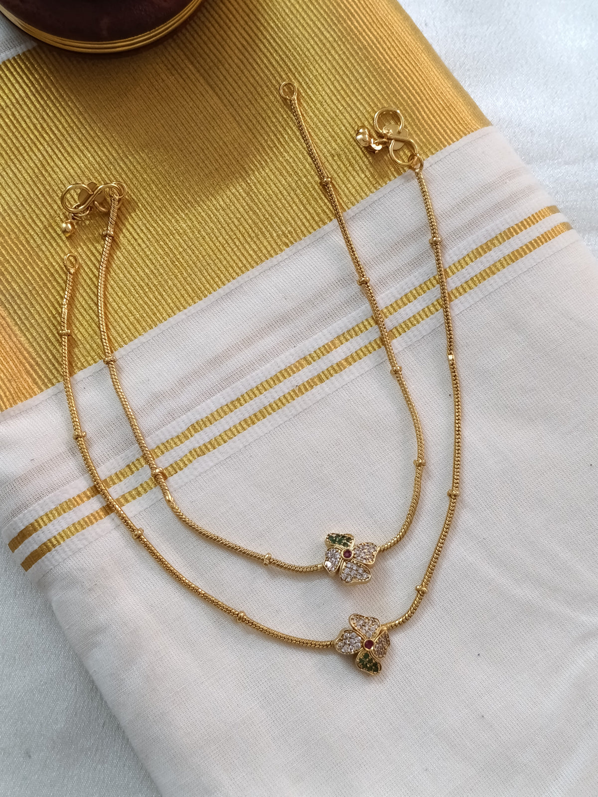 AD Flower Anklet