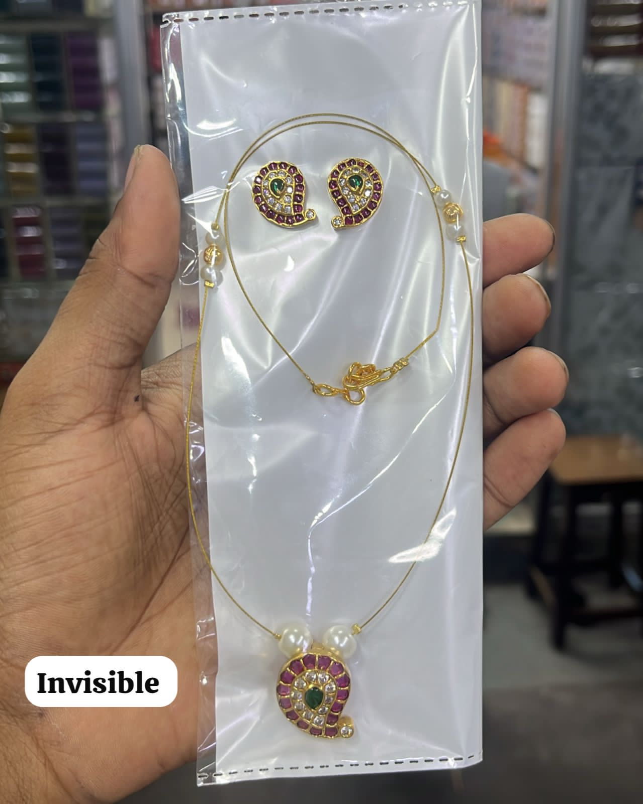 Invisible Kemp Mango Necklace Set