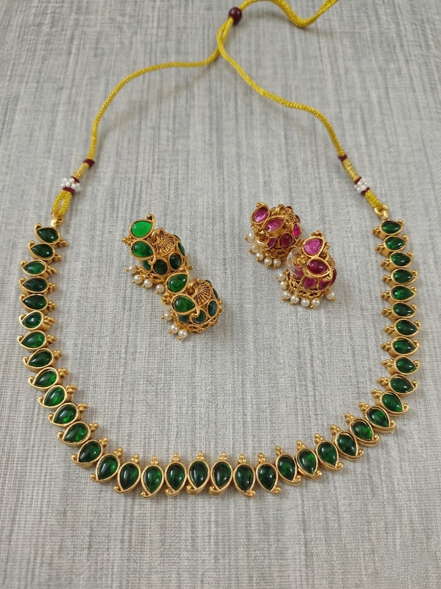 Matte Finish Reversible Kempstone Mango Necklace Set