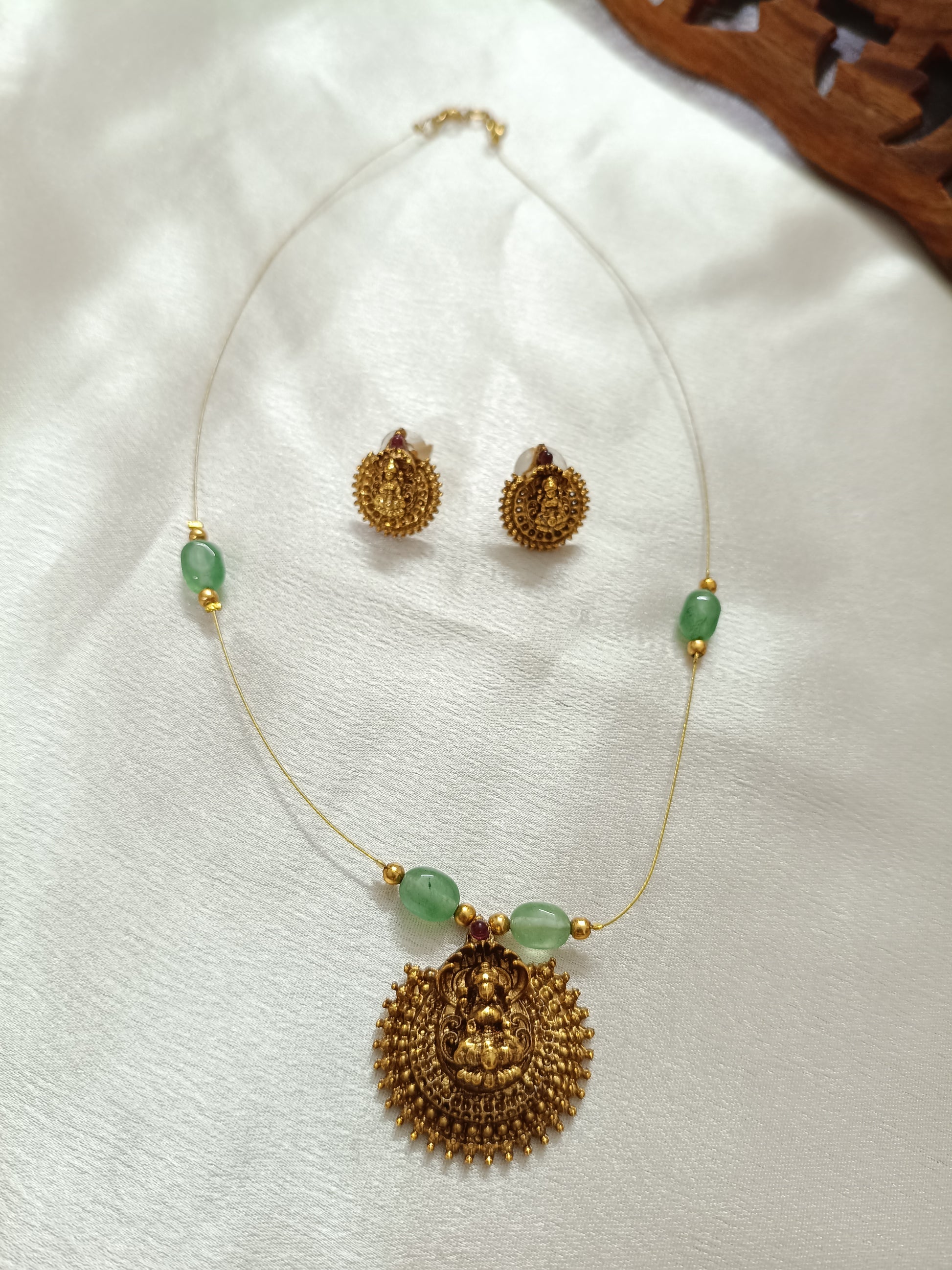 Invisible Lakshmi Pendant Set V1