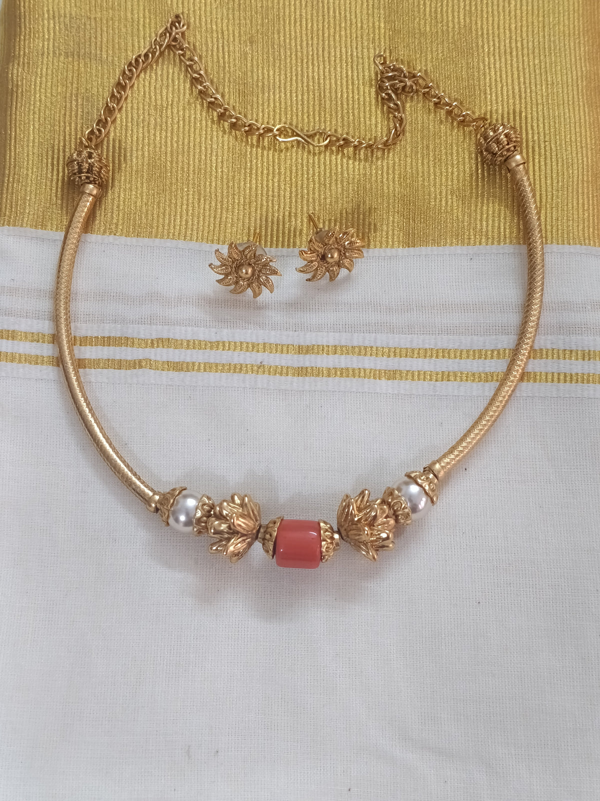 Coral Hasli Necklace Set V227