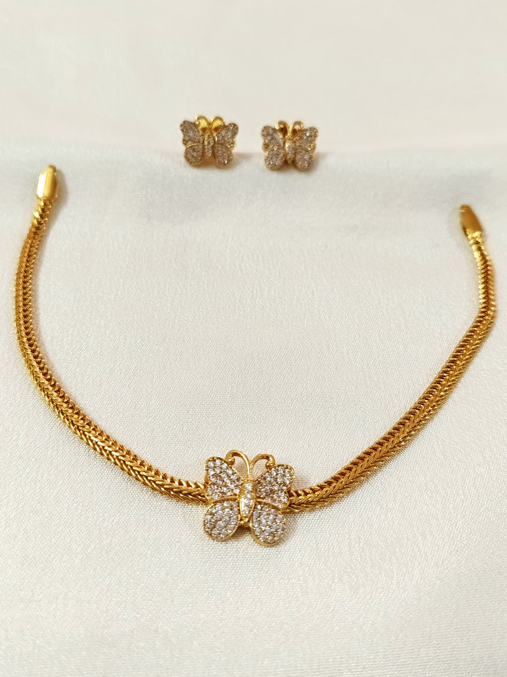 Butterfly Choker