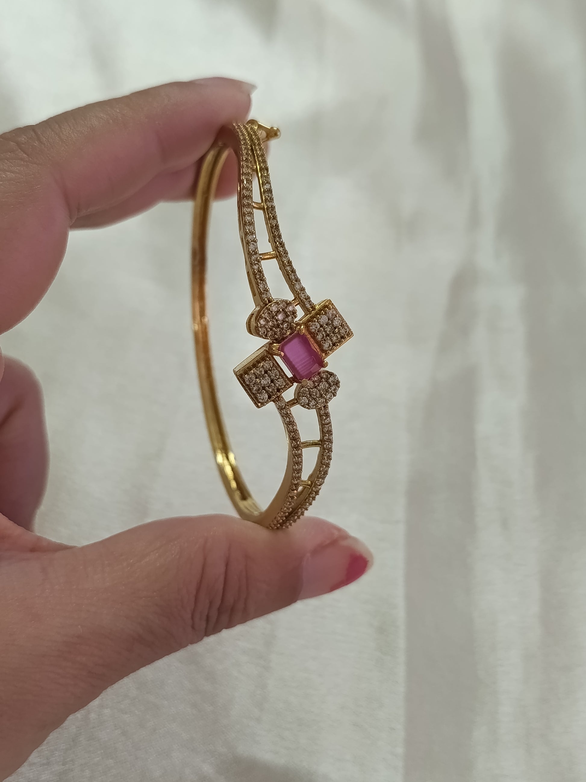Matte Finish AD Flower Openable Bangle V4