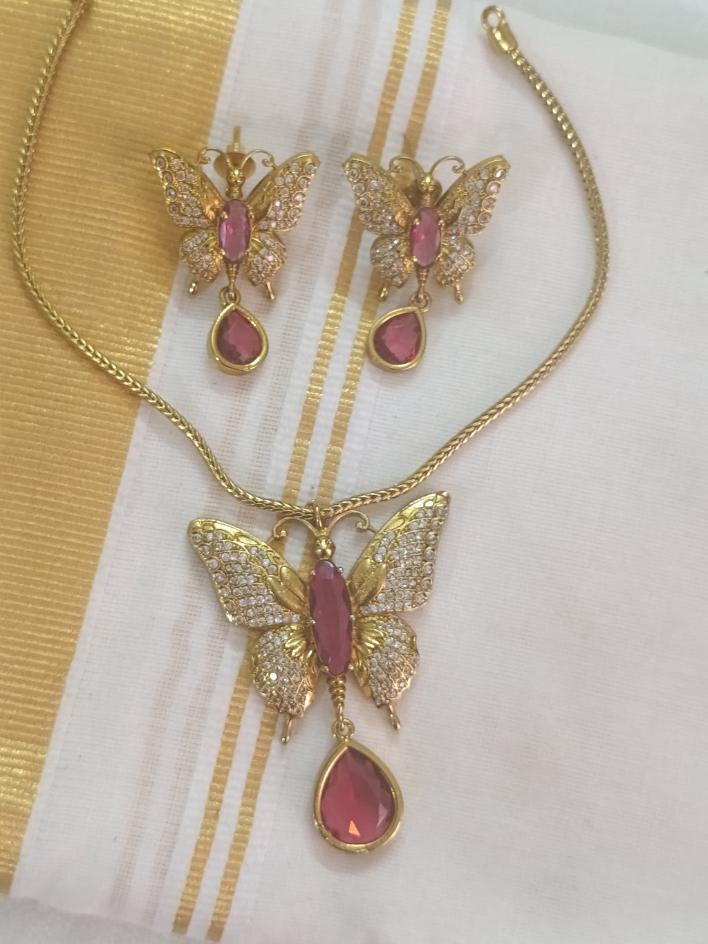 Butterfly AD Pendant Necklace Set V126