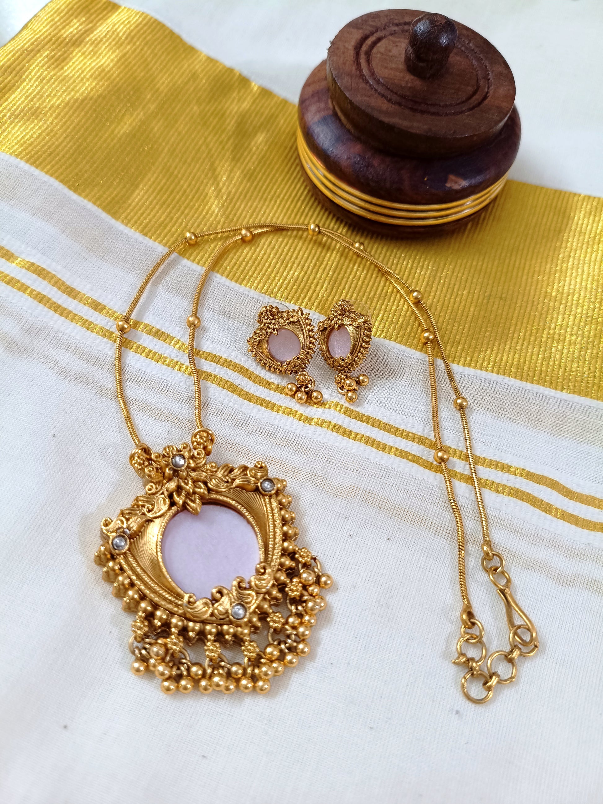 Fusion Palakka Pendant Mid Long Necklace Set V2