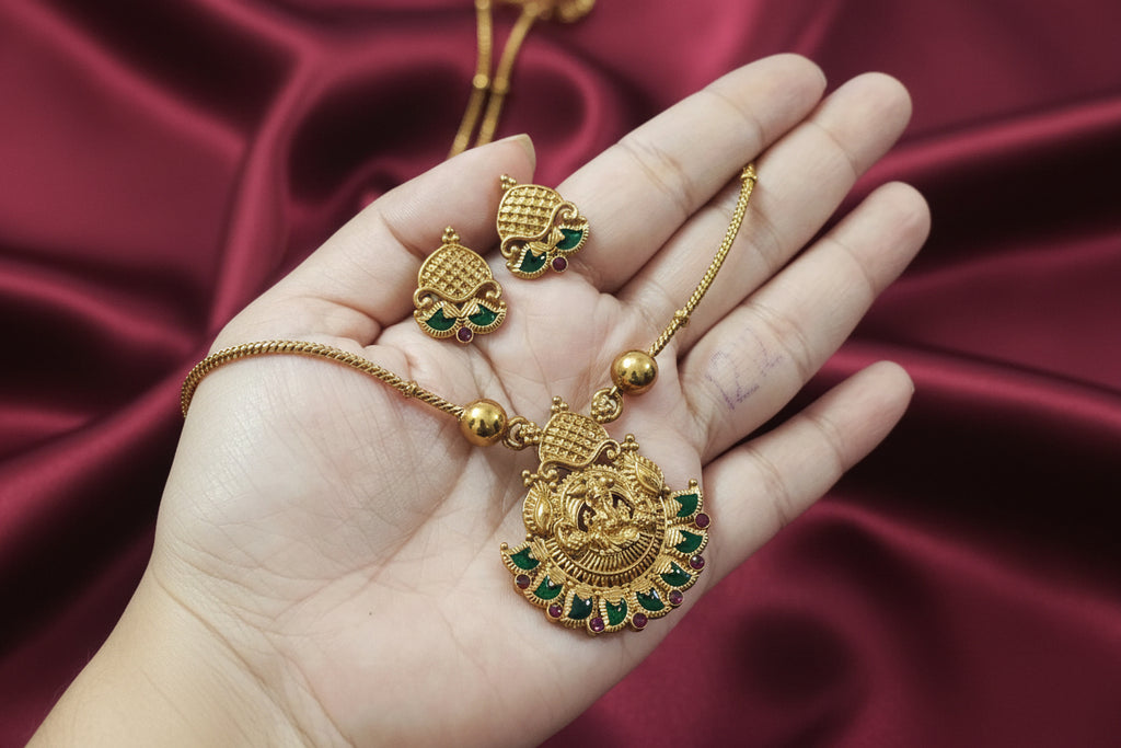 Divine Palakka Pendant Necklace Set