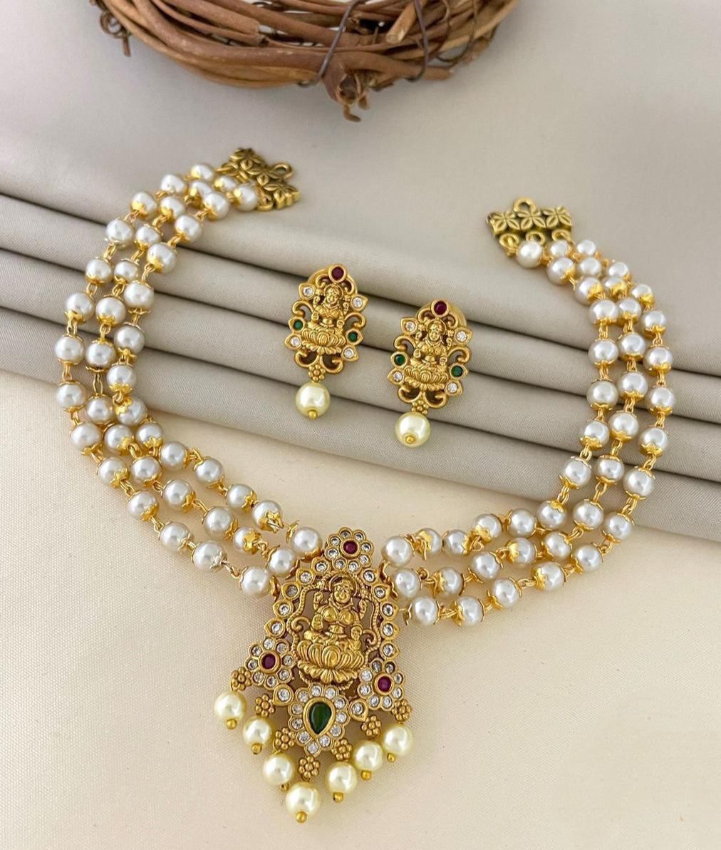 Pearl Lakshmi Choker