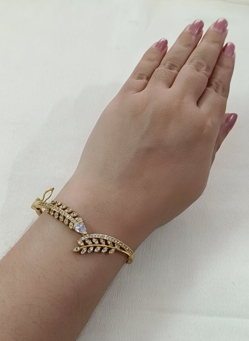 AD Leaf Openable Bangle