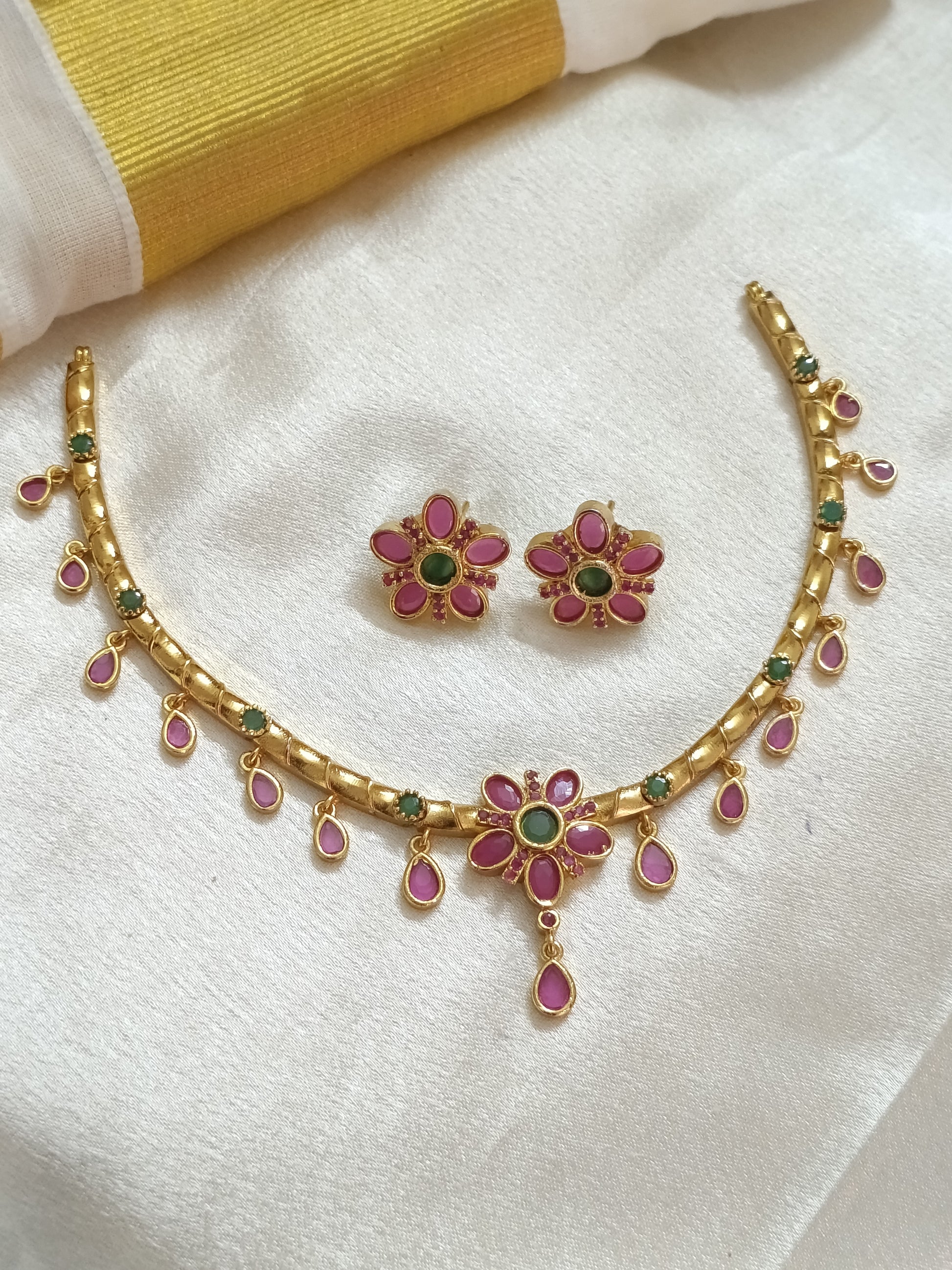 Matte Finish Floral Hasli Necklace Set