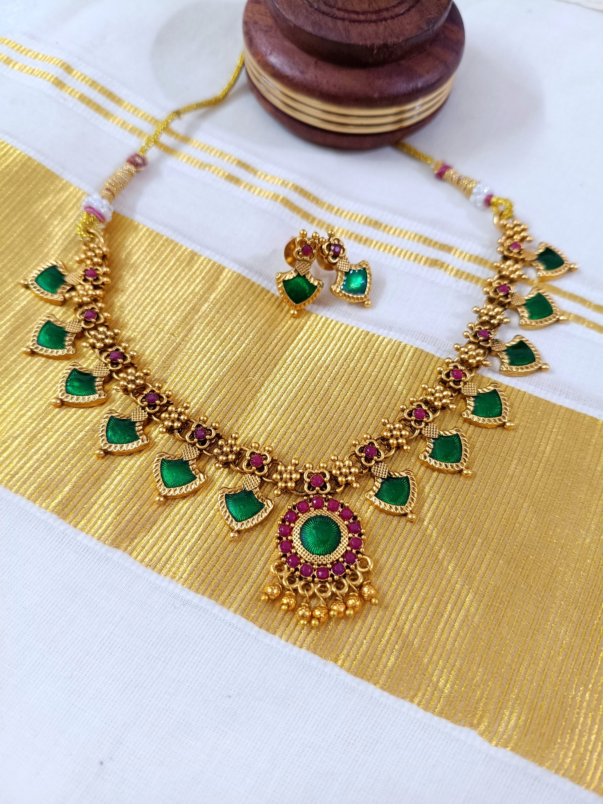 Low Budget Palakka Necklace Set