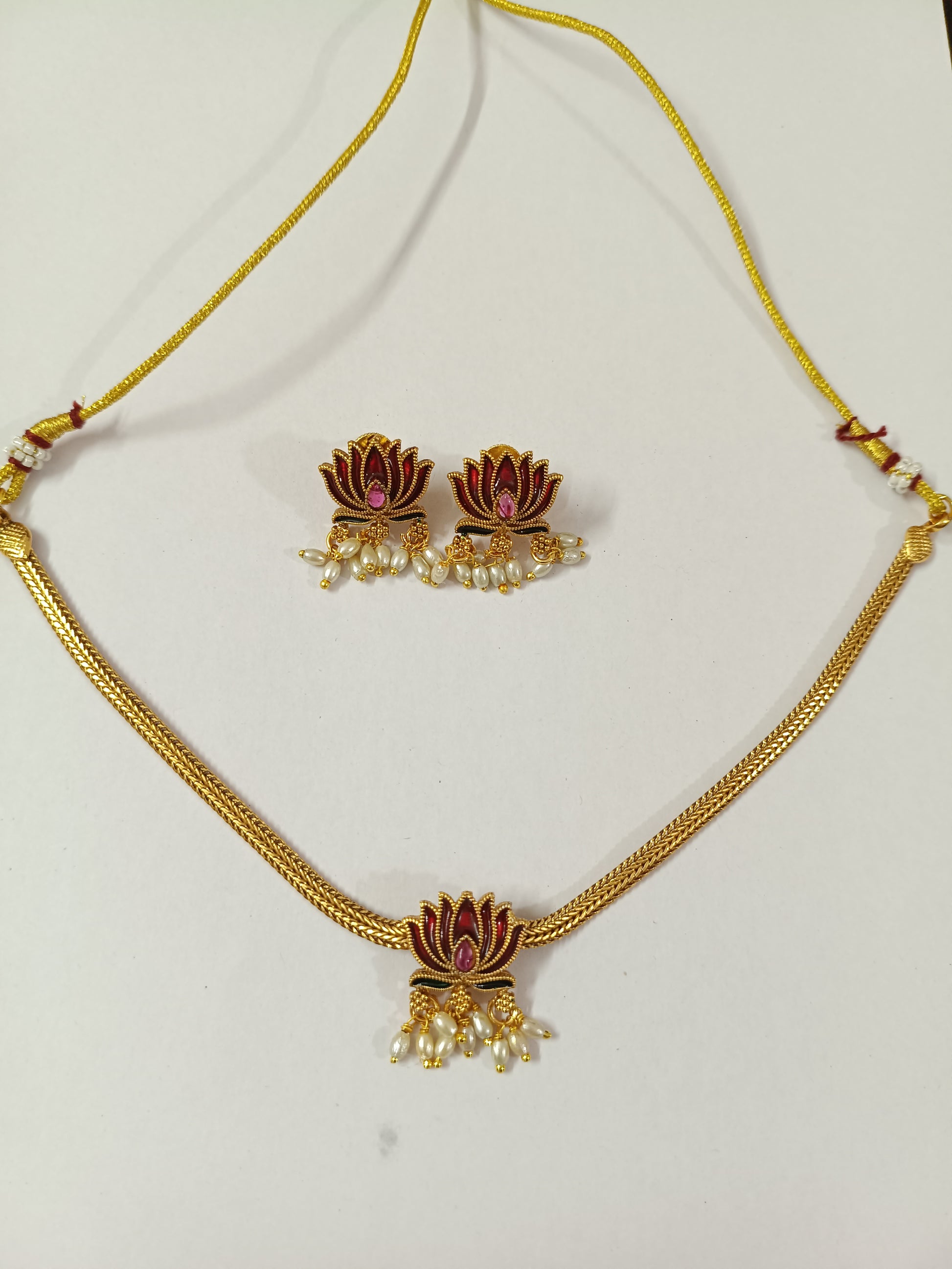 Lotus Choker V1