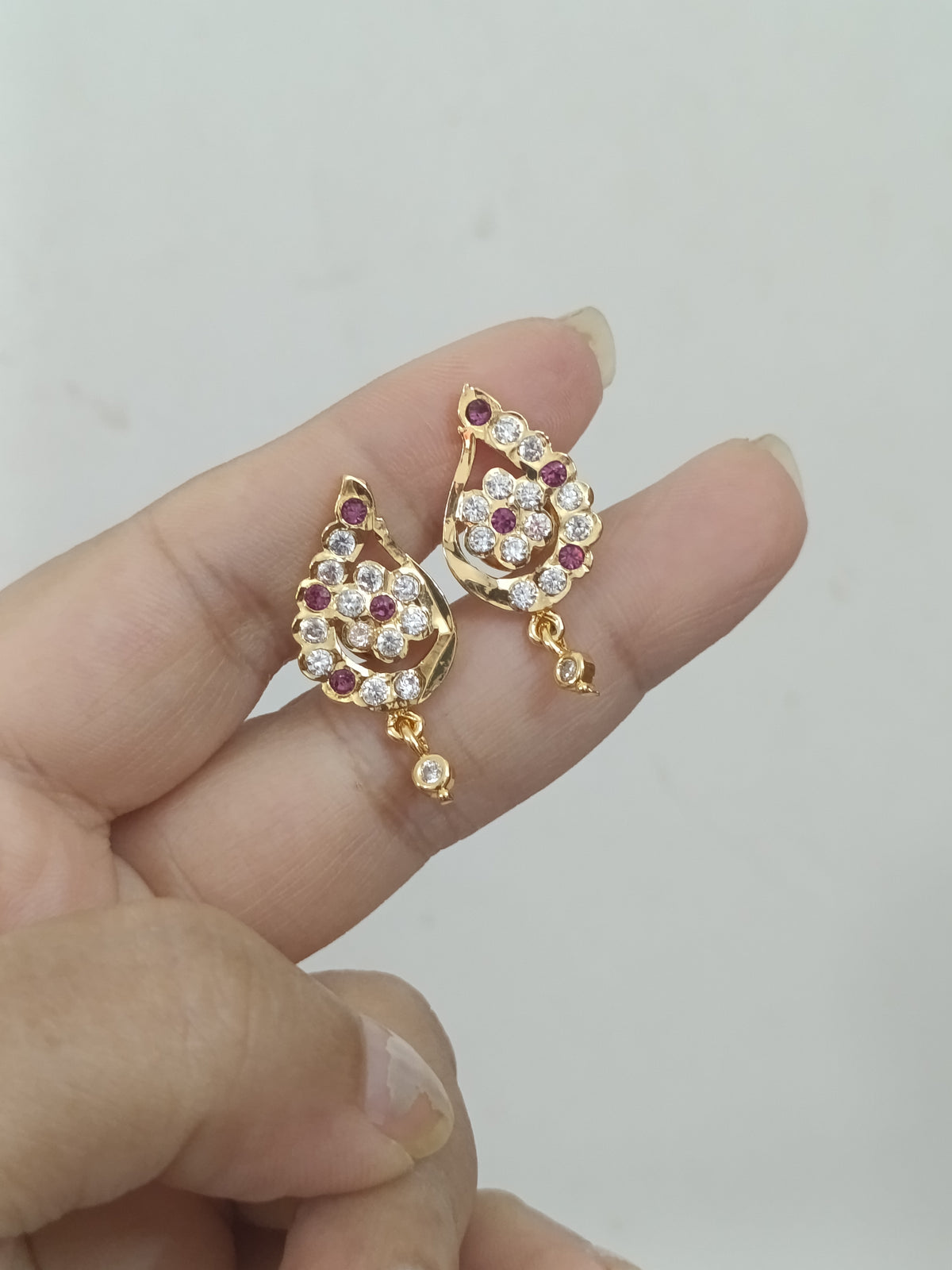 Micro Polish Impon Earring V10