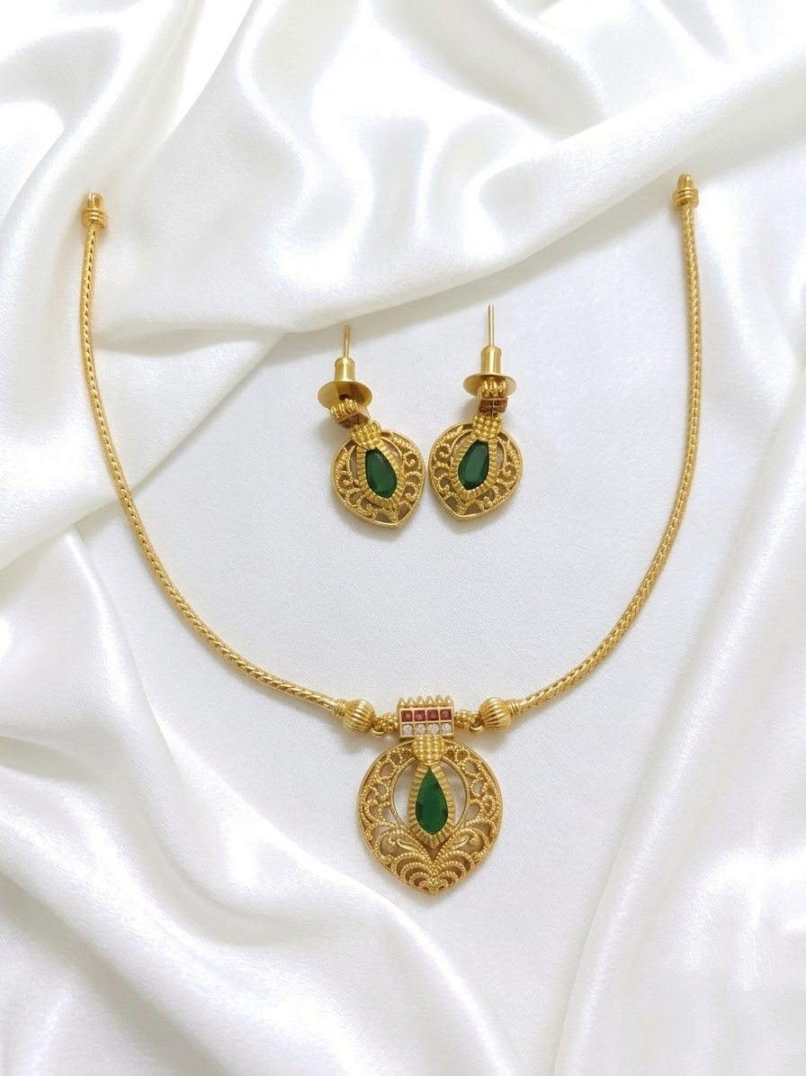 AD Nagapadam Pendant Necklace Set
