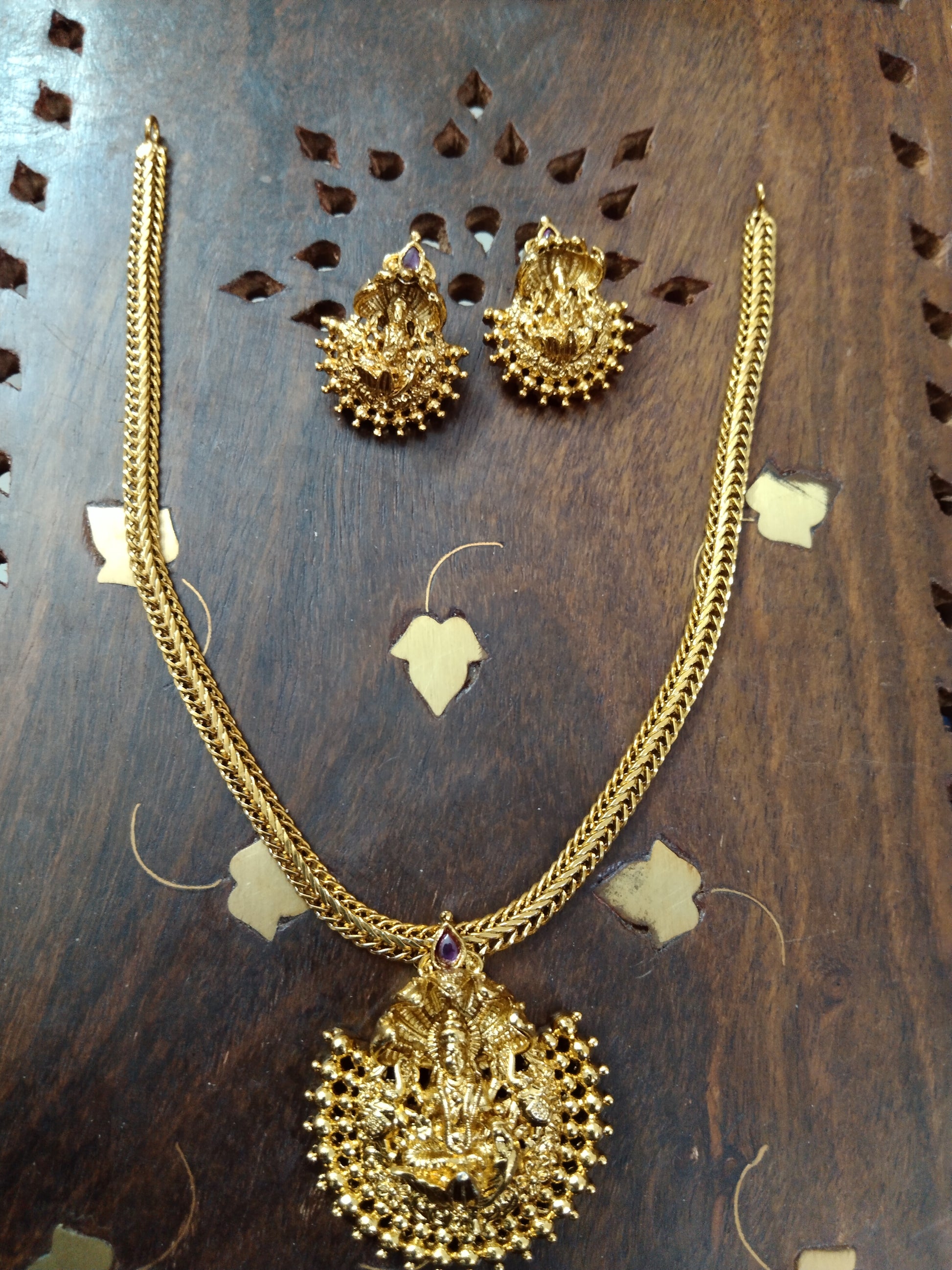 Lakshmi Pendant Necklace Set V5