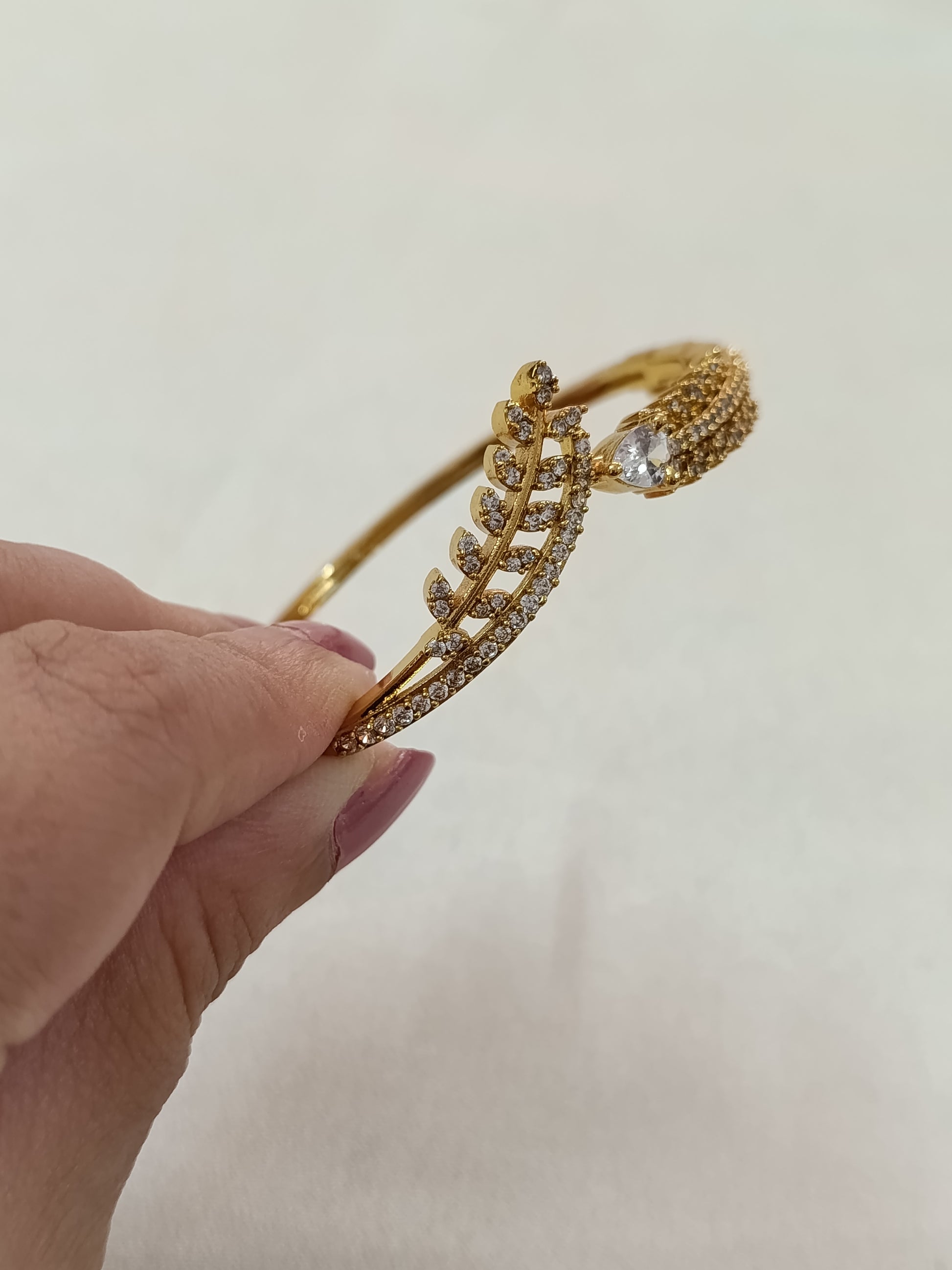 AD Leaf Openable Bangle
