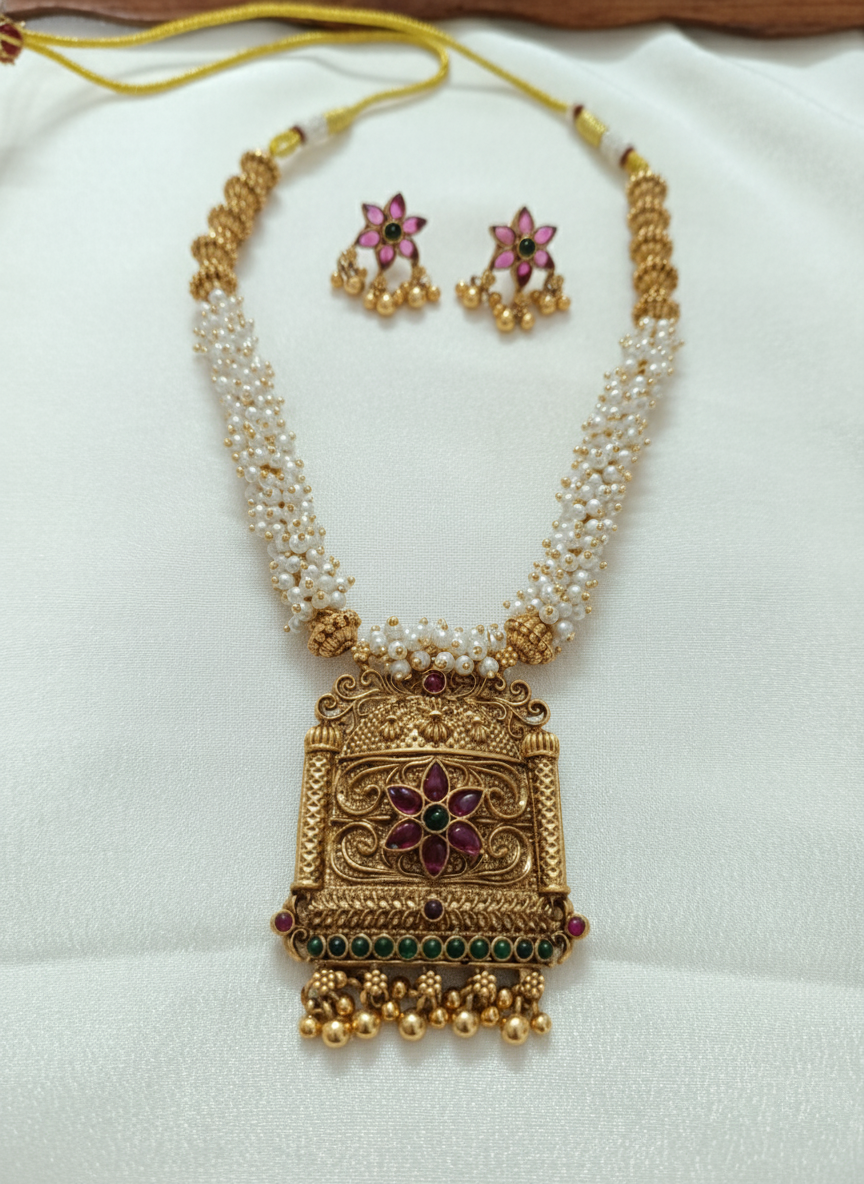 Non Idol Royal Pearl Necklace