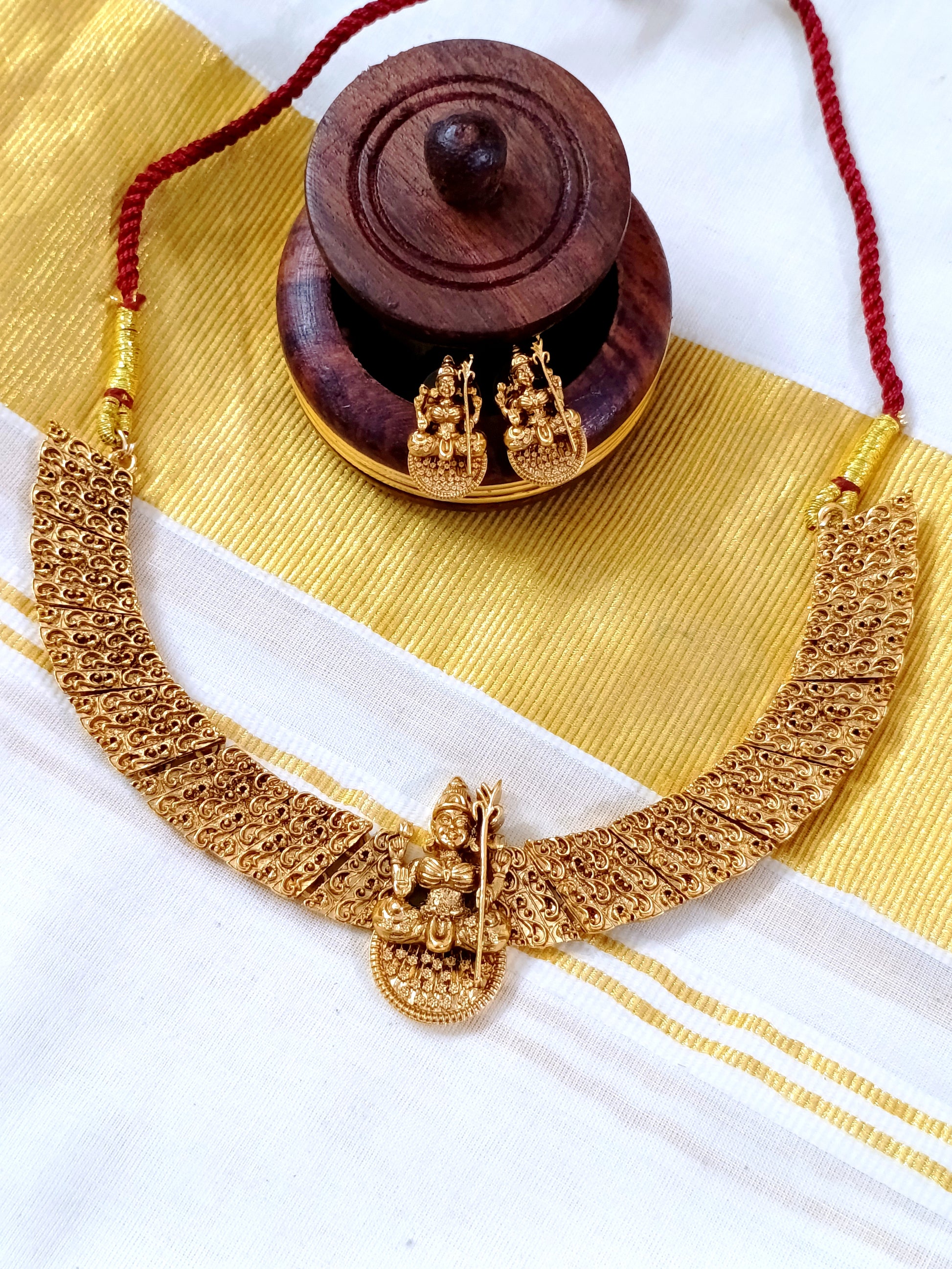 Matte Lakshmi Necklace Set V185