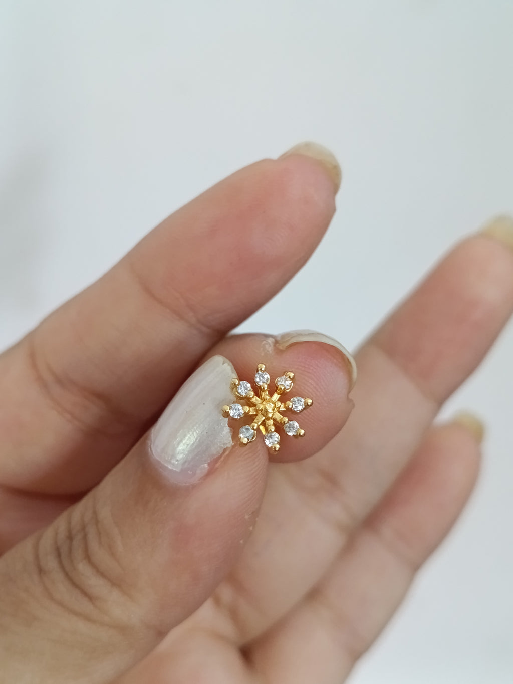 Micro Polish Flower Nosepin V7