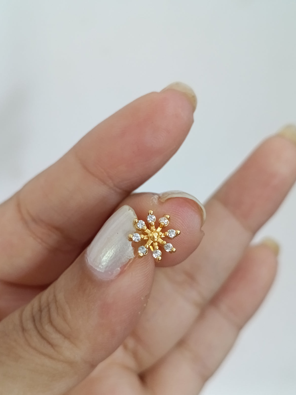 Micro Polish Flower Nosepin V7