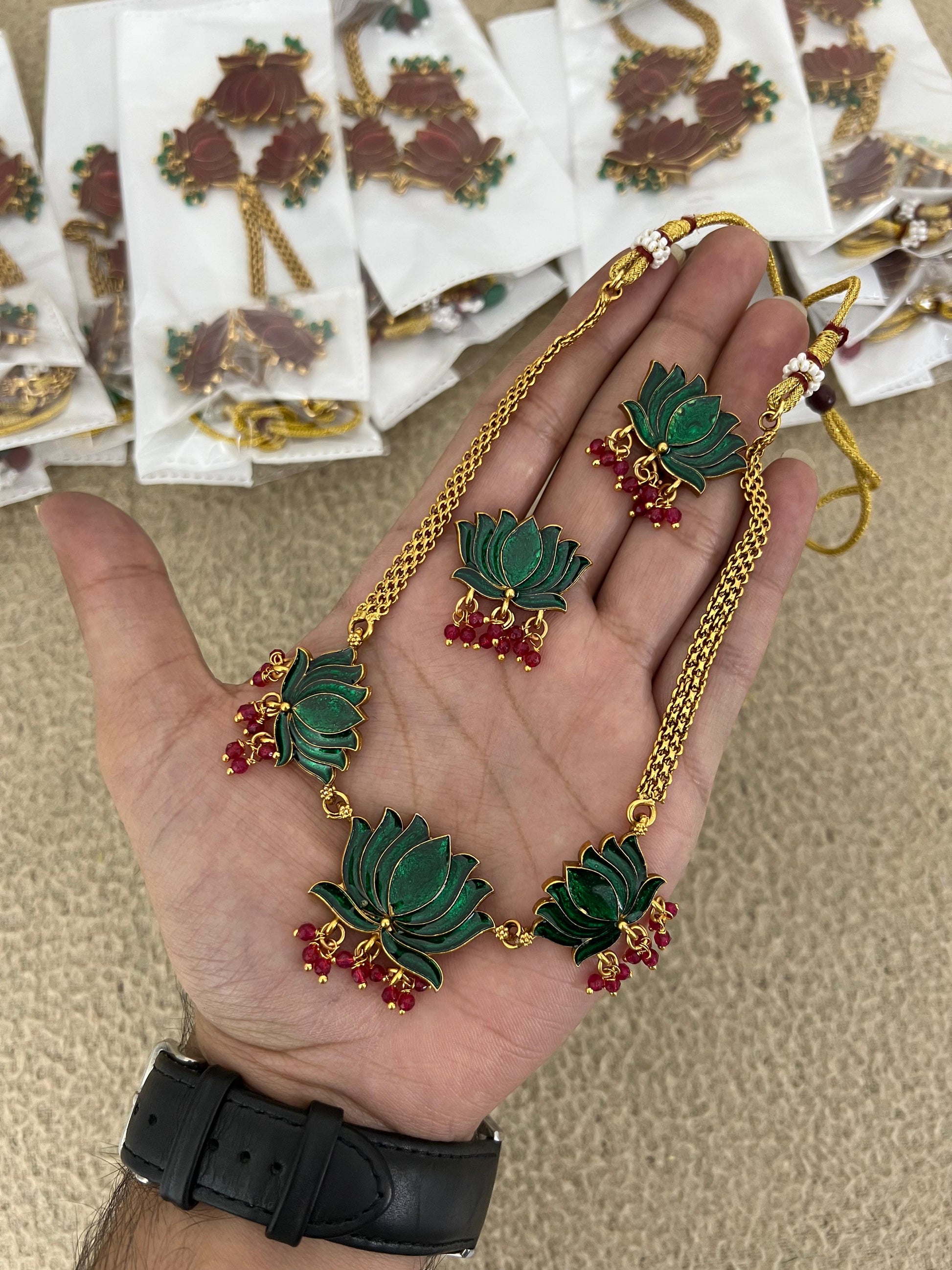 3 Pendant Enamel Lotus Neck Set